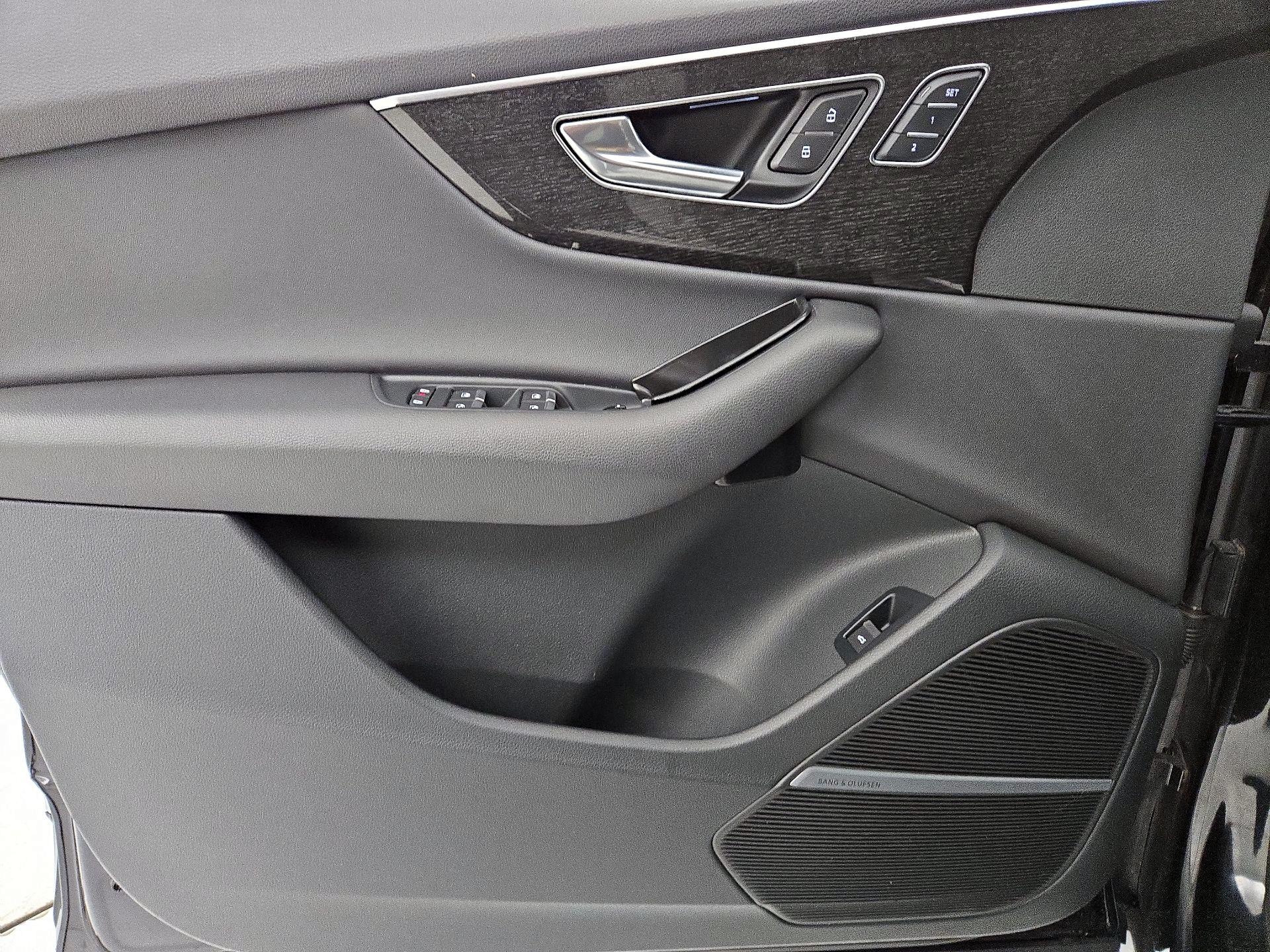 Thumbnail: 2021 Audi Q7 - 12