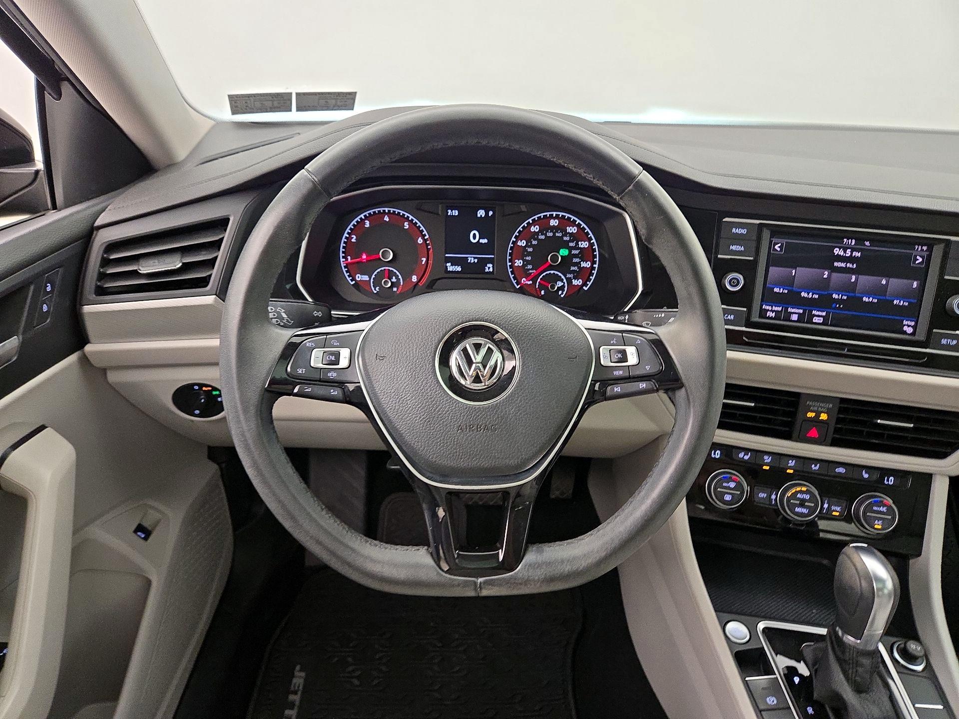Thumbnail: 2019 Volkswagen Jetta - 10