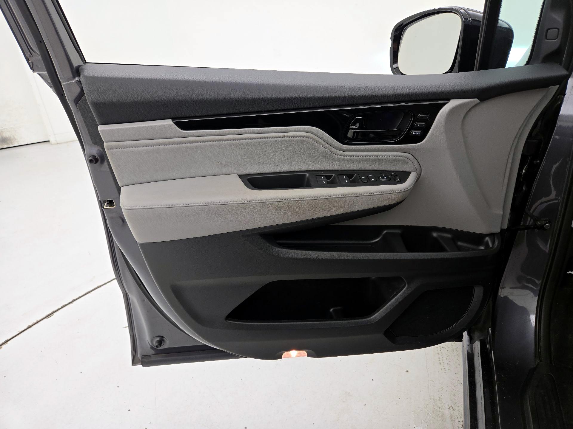 Thumbnail: 2018 Honda Odyssey - 12