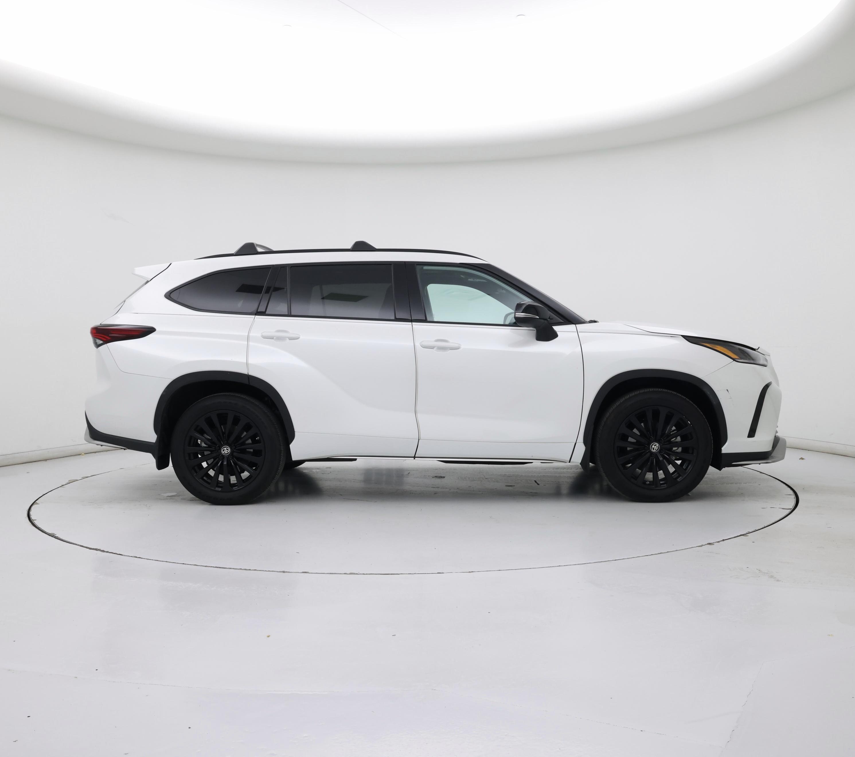 Thumbnail: 2024 Toyota Highlander - 7