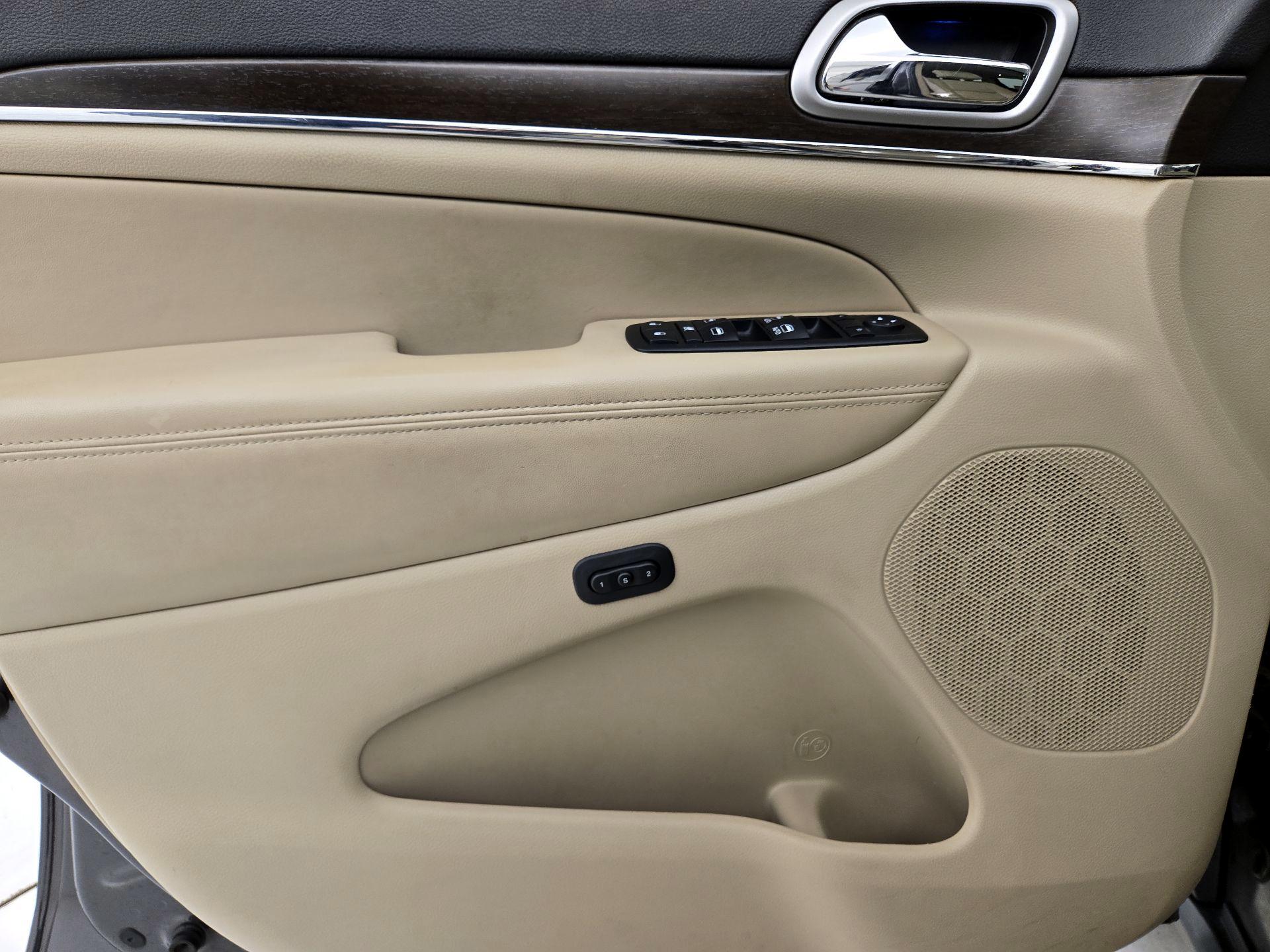 Thumbnail: 2018 Jeep Grand Cherokee - 12