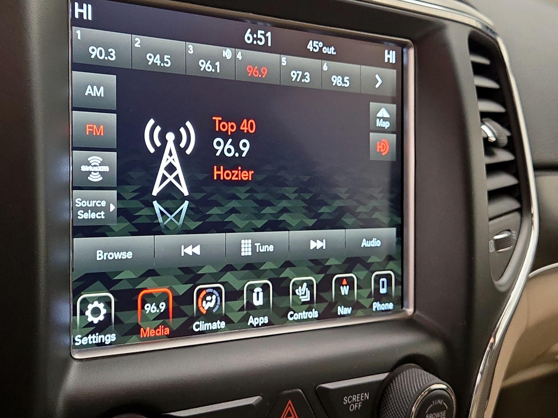 Thumbnail: 2018 Jeep Grand Cherokee - 15