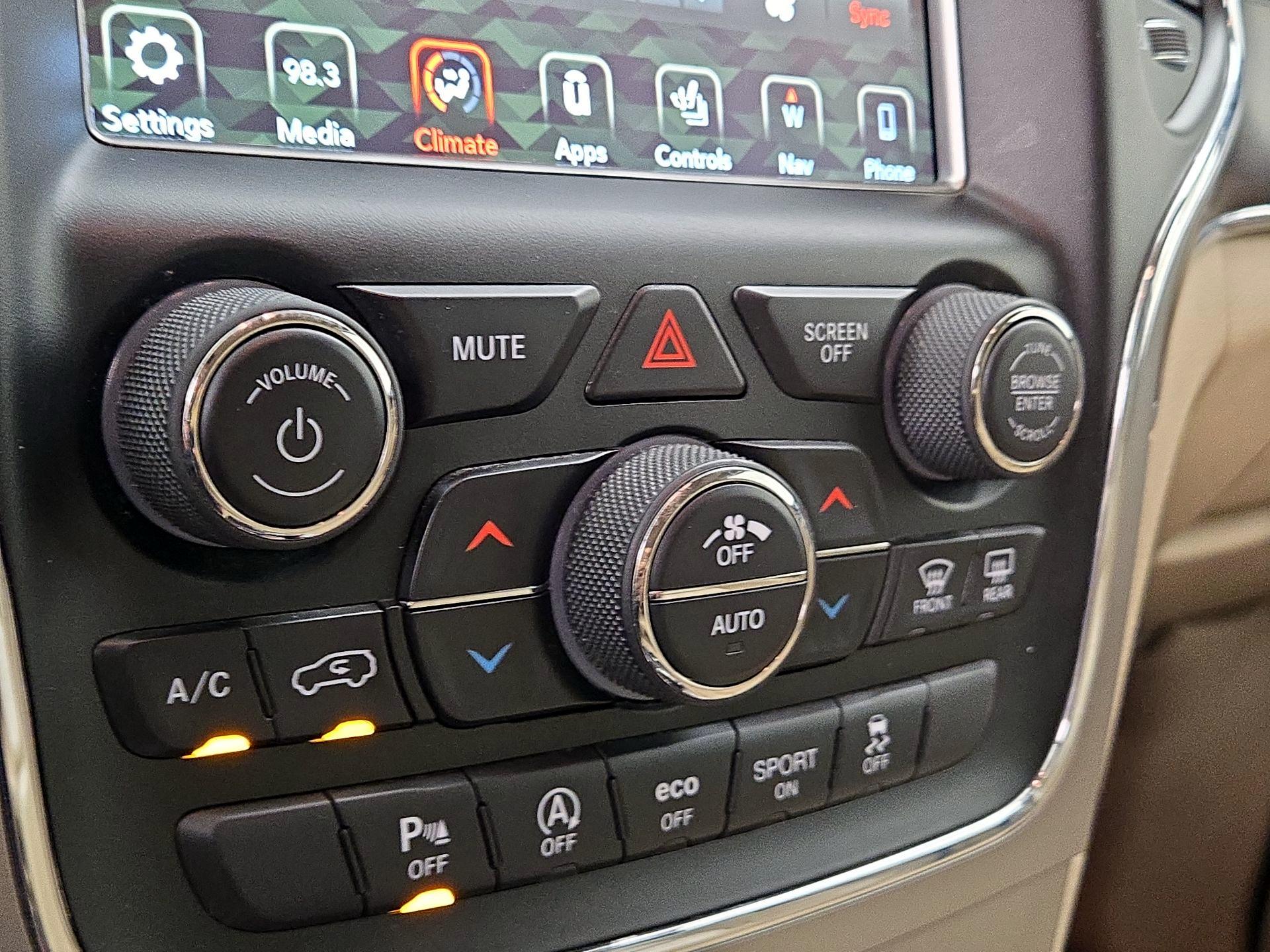 Thumbnail: 2018 Jeep Grand Cherokee - 16