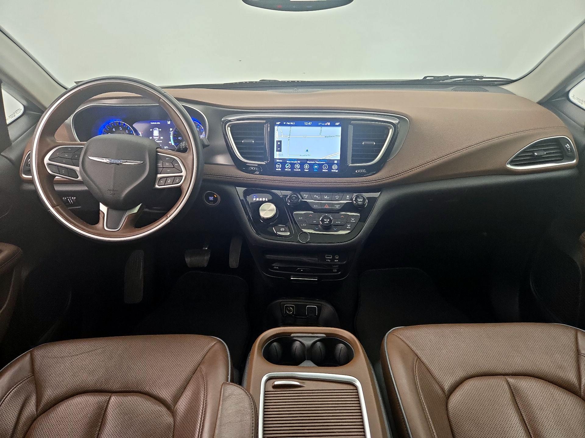 Thumbnail: 2019 Chrysler Pacifica - 9