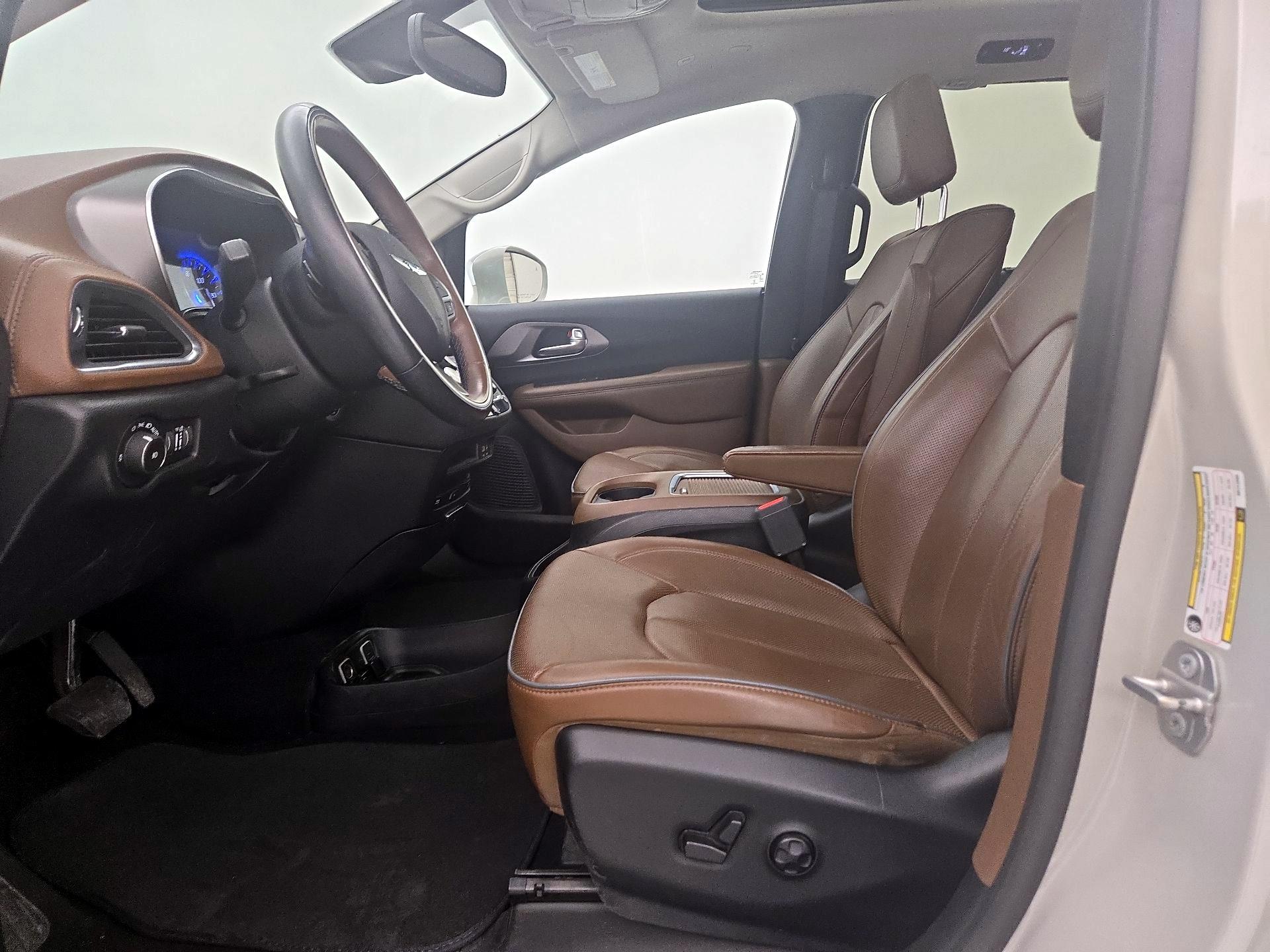 Thumbnail: 2019 Chrysler Pacifica - 11