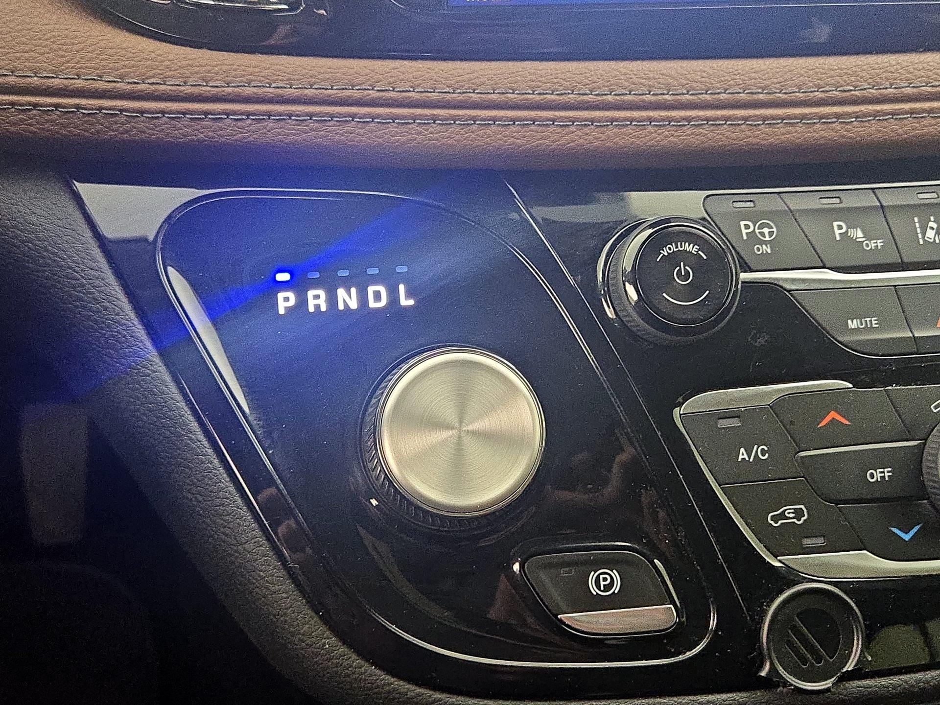 Thumbnail: 2019 Chrysler Pacifica - 18