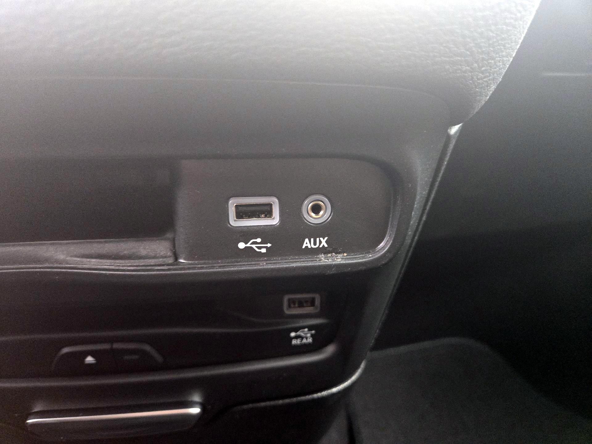 Thumbnail: 2019 Chrysler Pacifica - 19