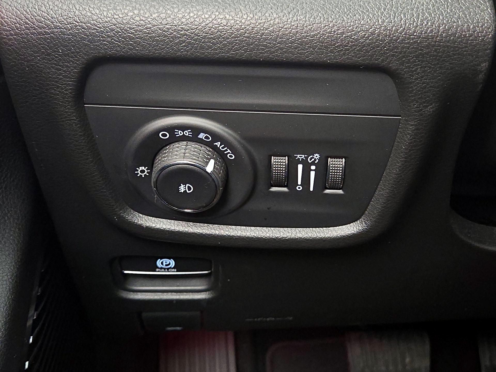 Thumbnail: 2022 Jeep Grand Cherokee - 13