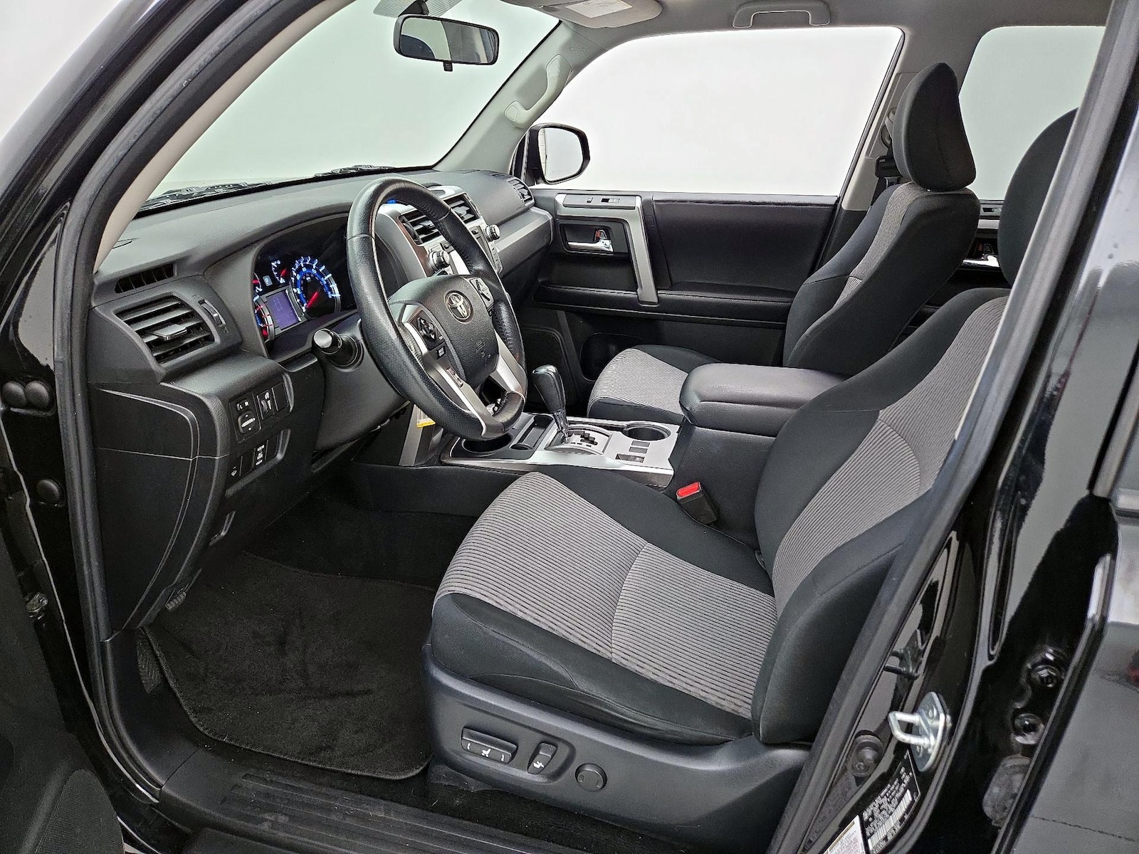 2018 Toyota 4Runner SR5 - Photo 12
