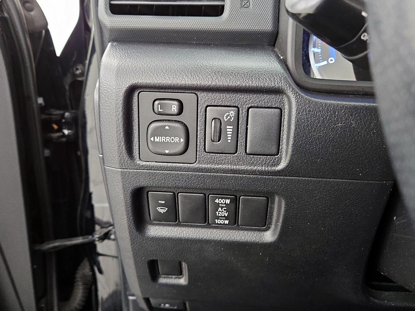 2018 Toyota 4Runner SR5 - Photo 14