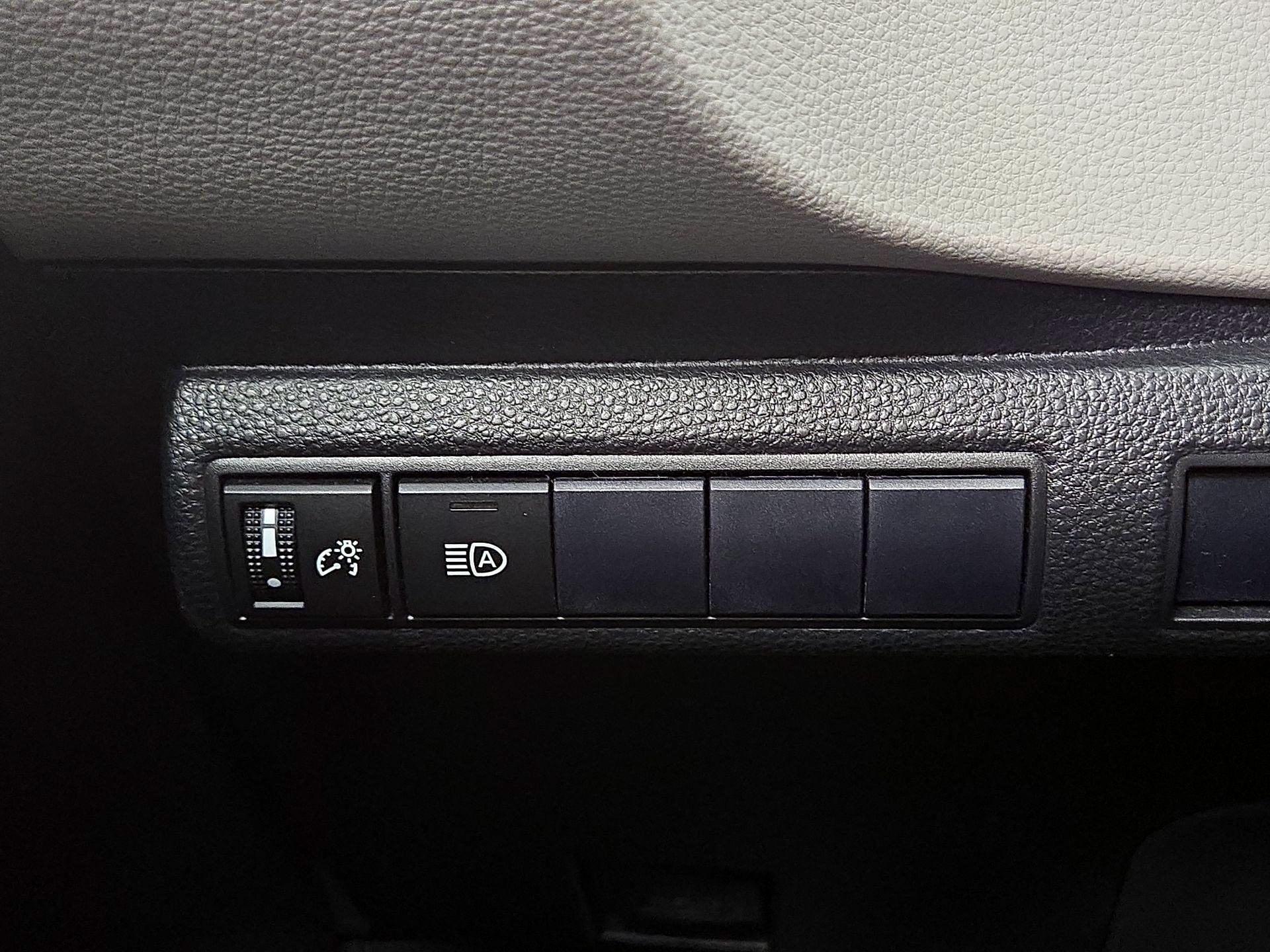 Thumbnail: 2020 Toyota Corolla - 13