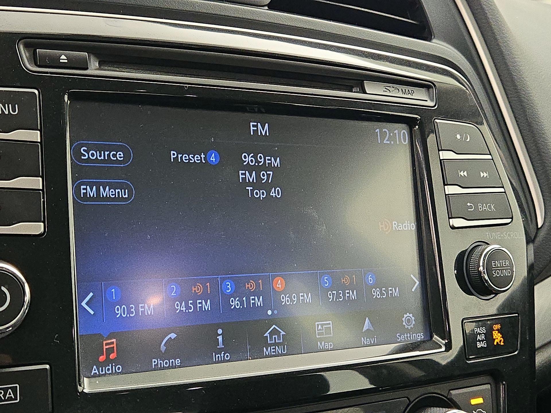 Thumbnail: 2017 Nissan Maxima - 15