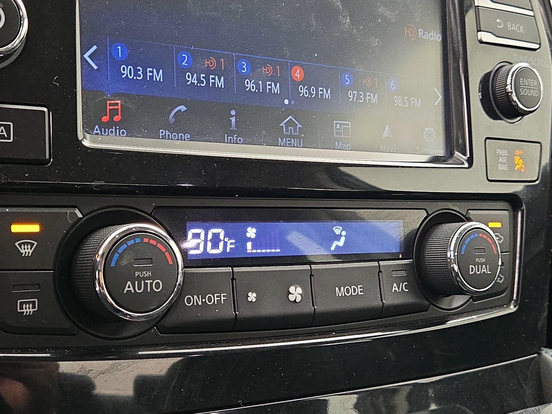 Thumbnail: 2017 Nissan Maxima - 16