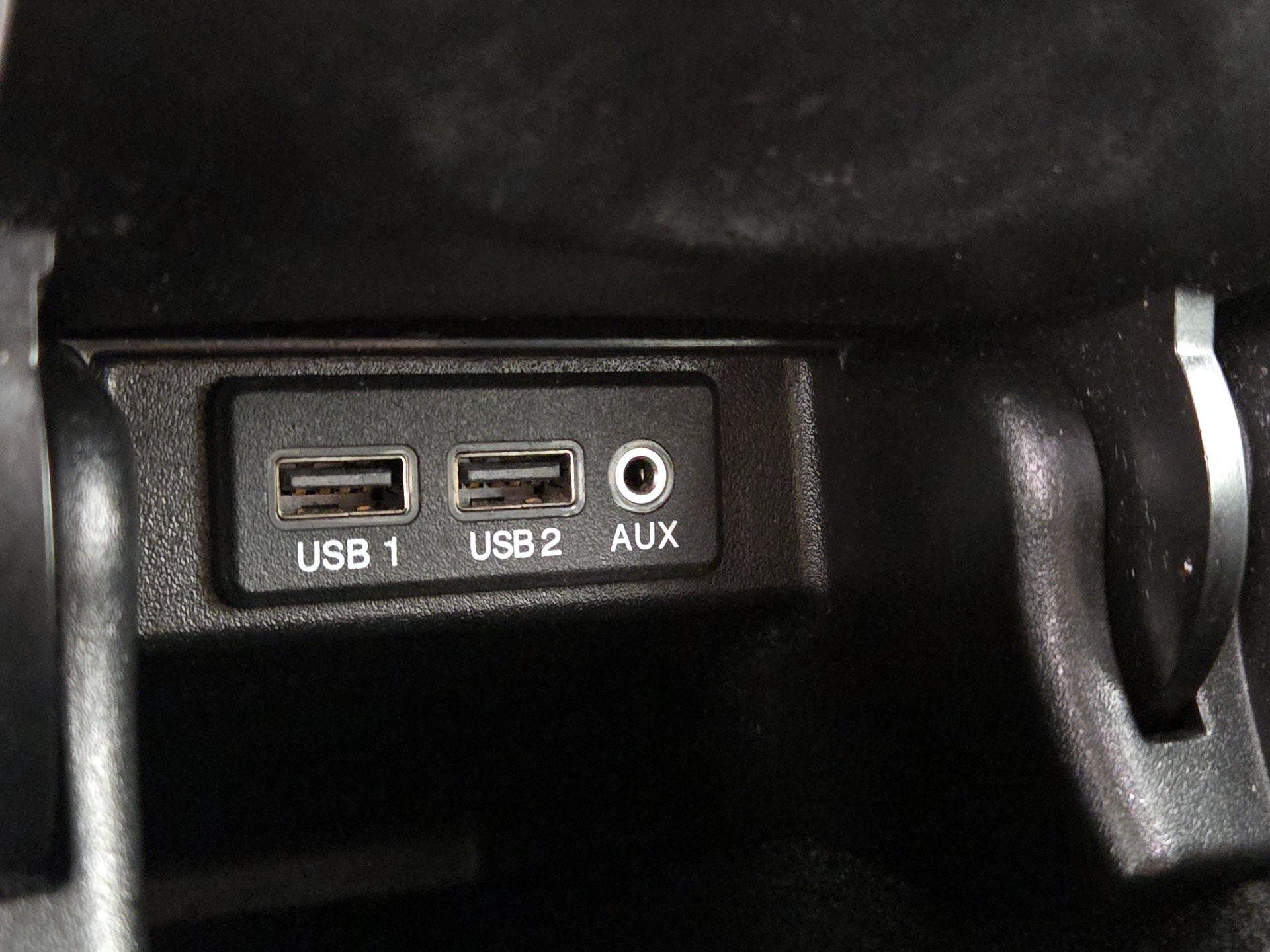 Thumbnail: 2017 Nissan Maxima - 18