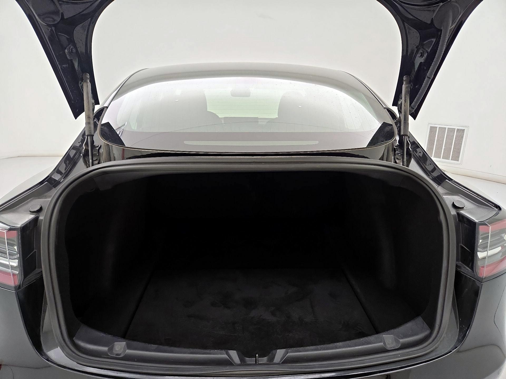 Thumbnail: 2019 Tesla Model 3 - 20