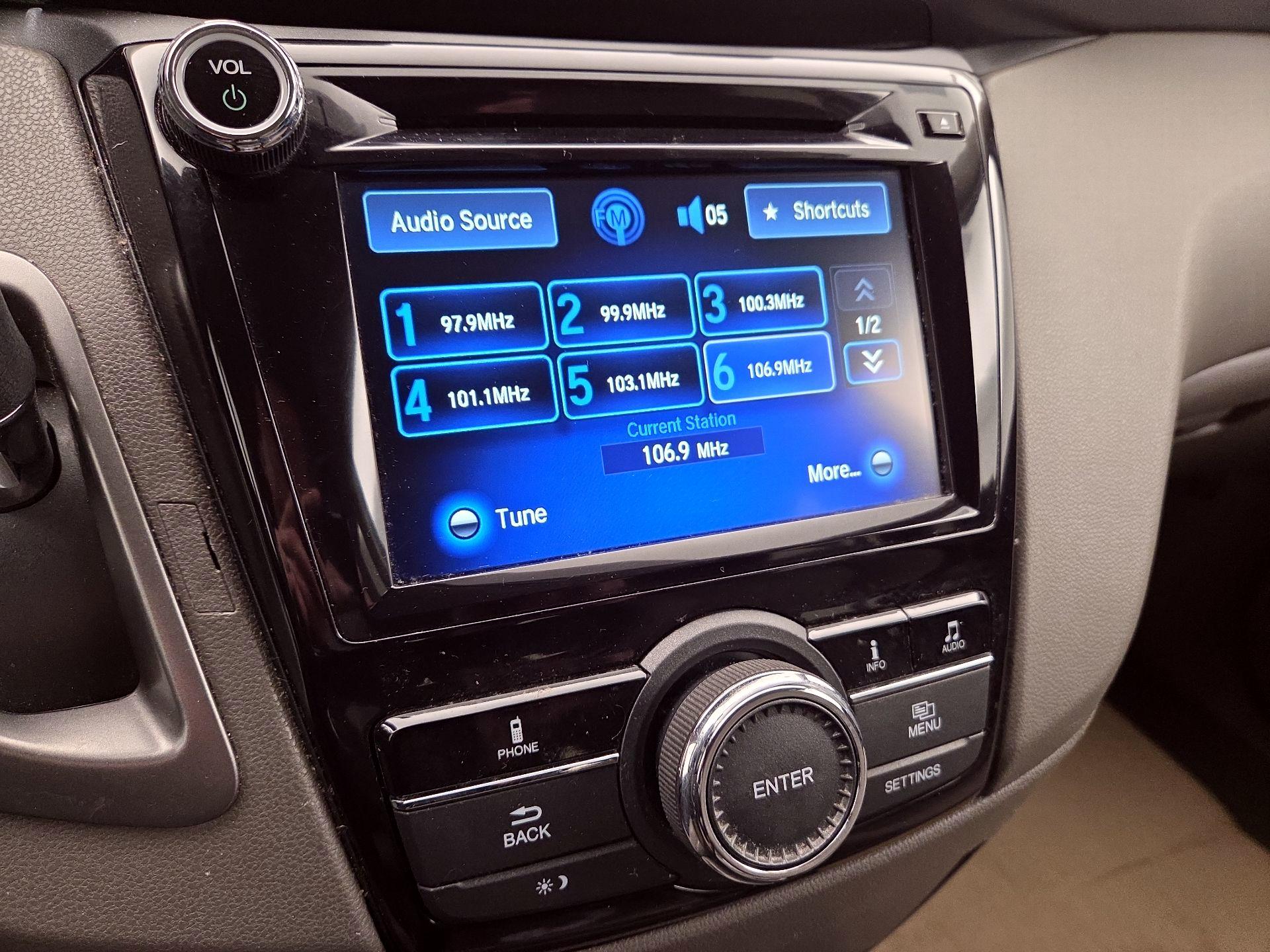 Thumbnail: 2017 Honda Odyssey - 15