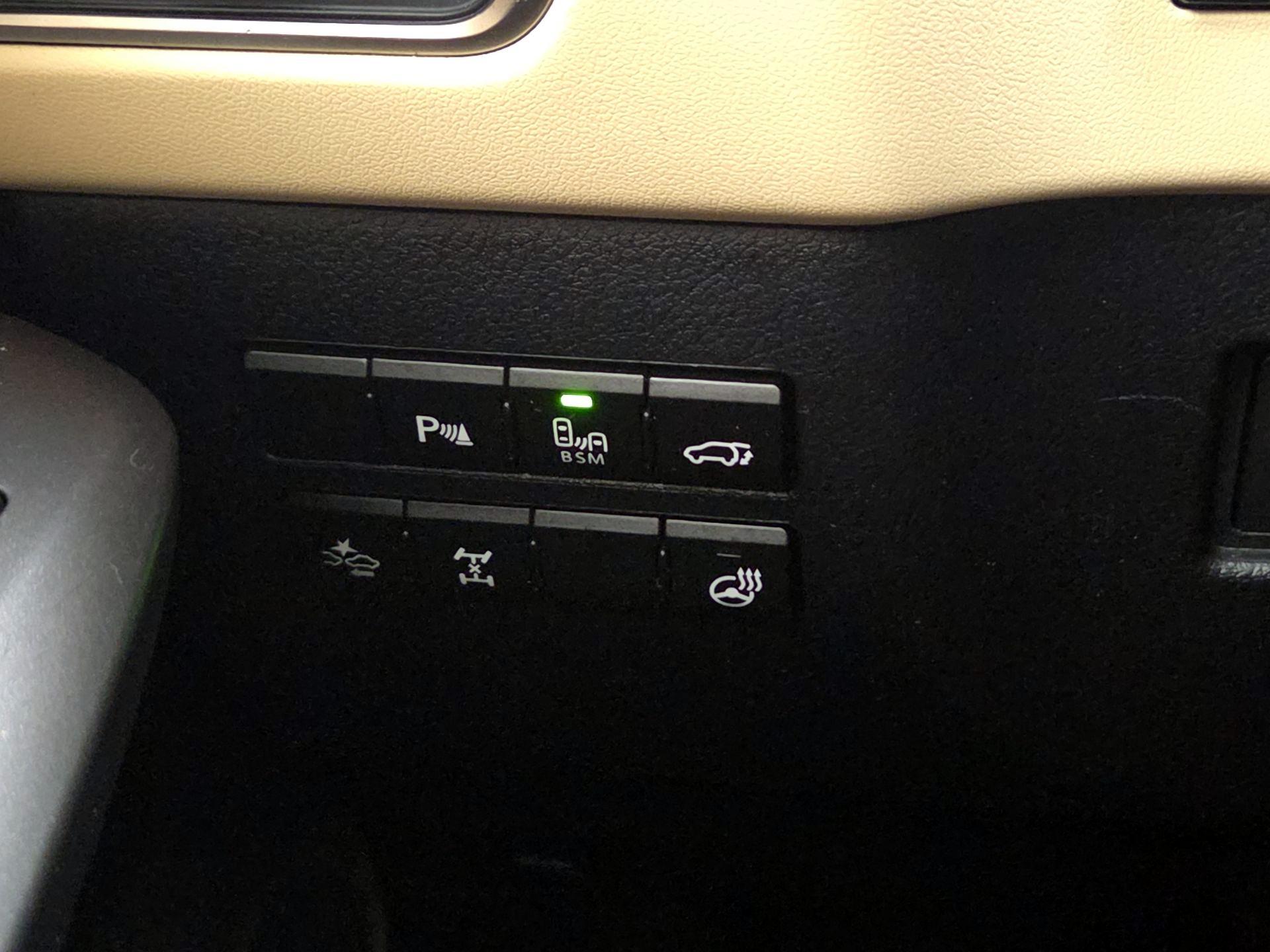 Thumbnail: 2016 Lexus NX - 13