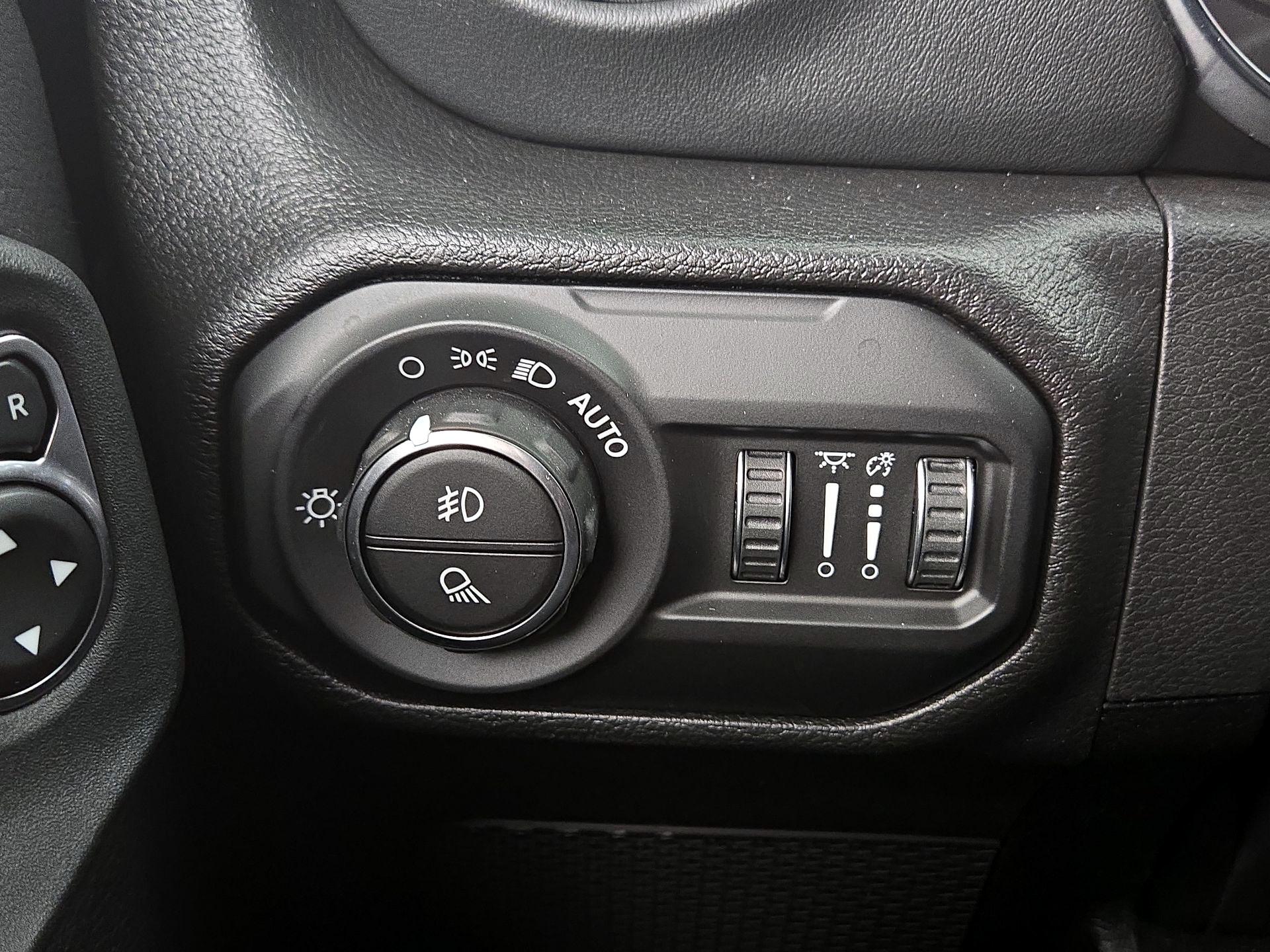 Thumbnail: 2022 Jeep Gladiator - 13