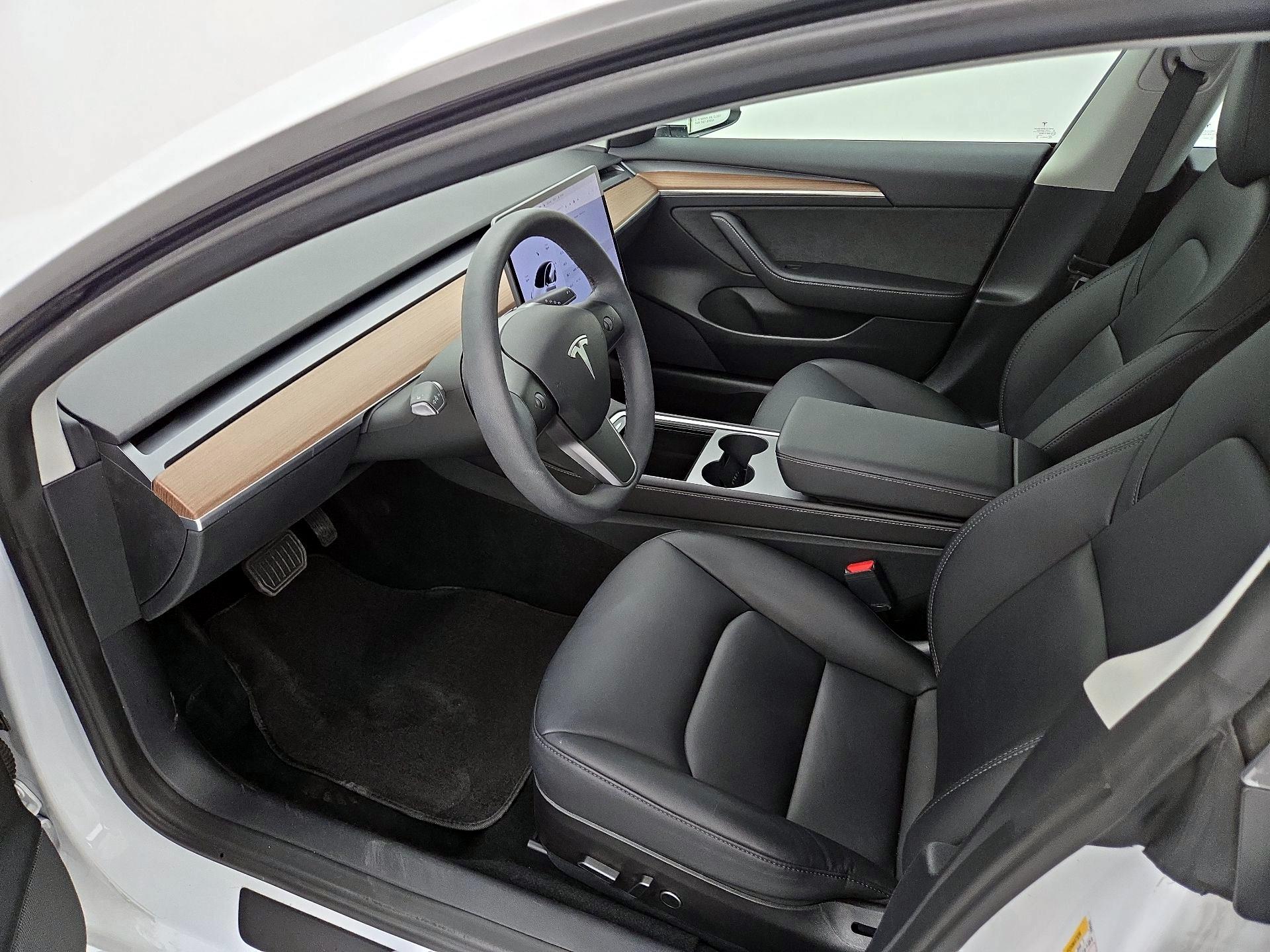 Thumbnail: 2022 Tesla Model 3 - 11