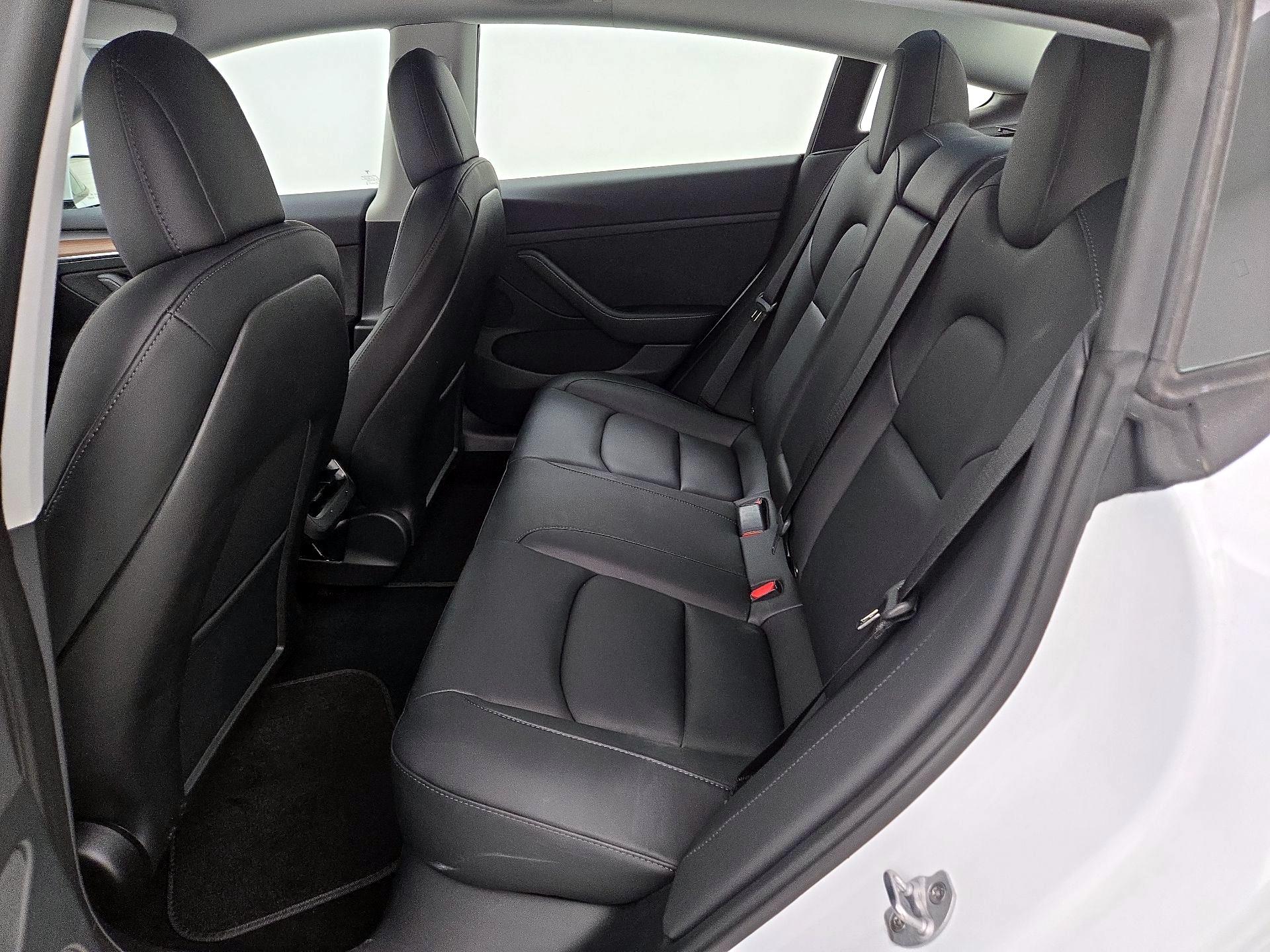 Thumbnail: 2022 Tesla Model 3 - 19