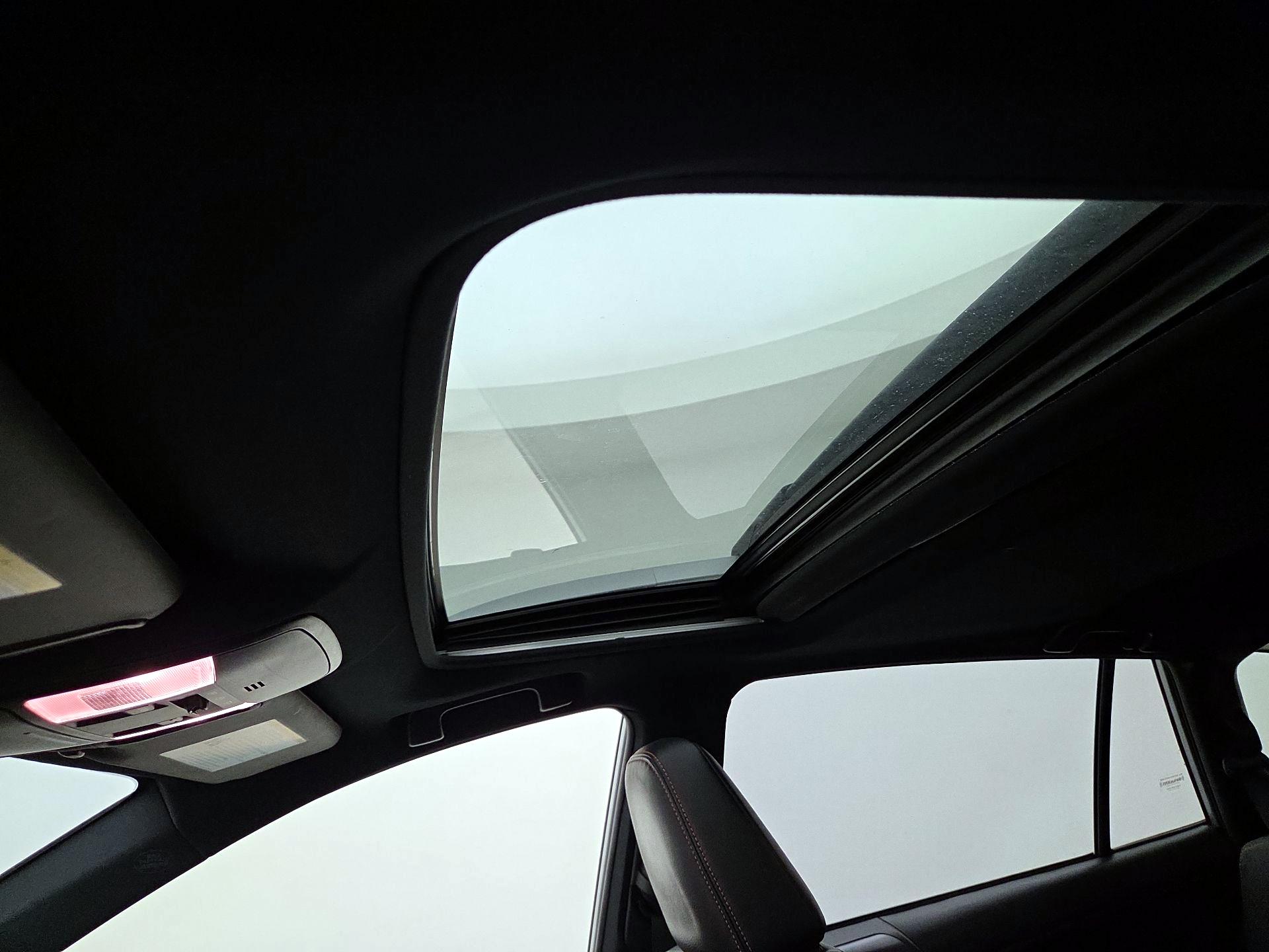 Thumbnail: 2018 Toyota RAV4 - 19