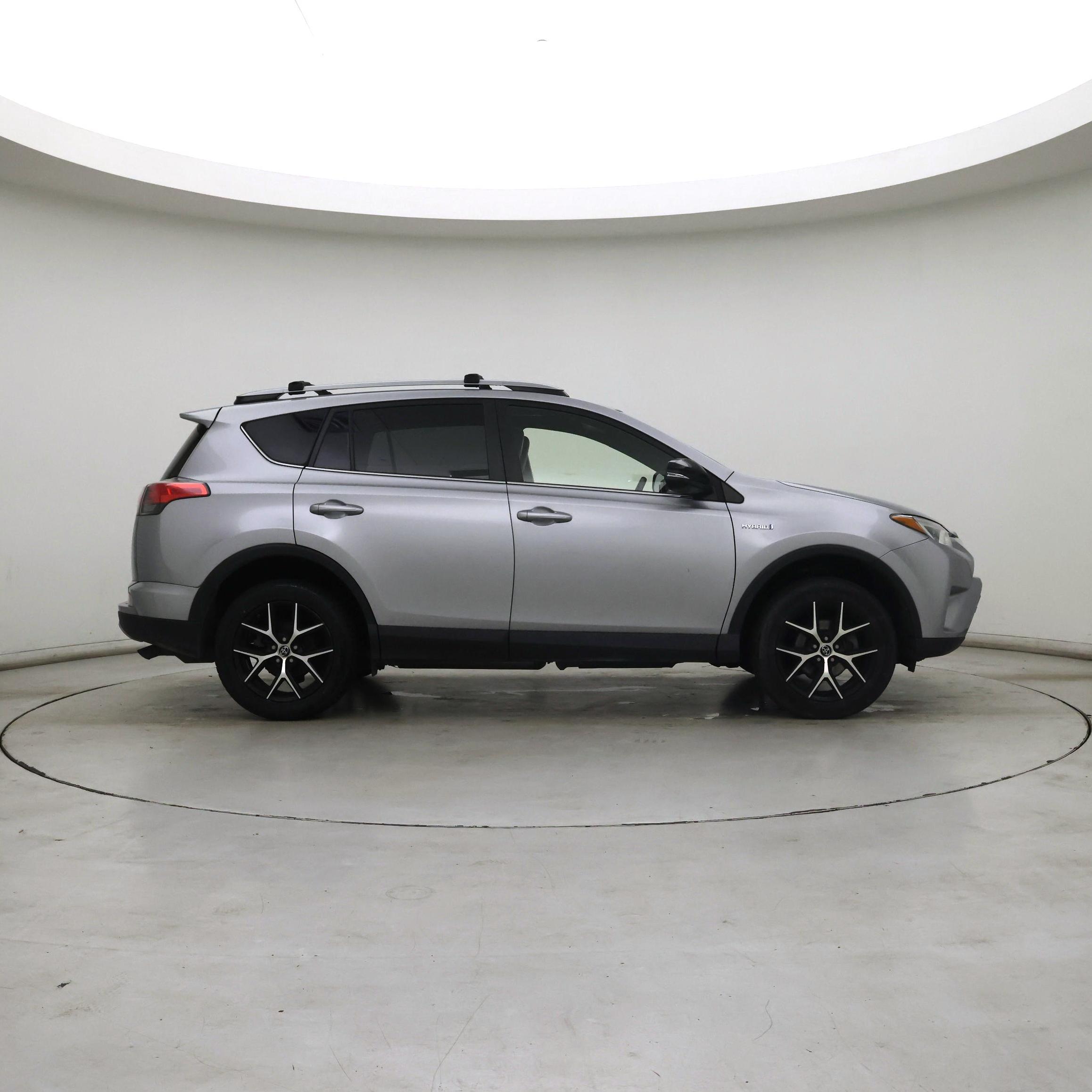 Thumbnail: 2018 Toyota RAV4 - 7