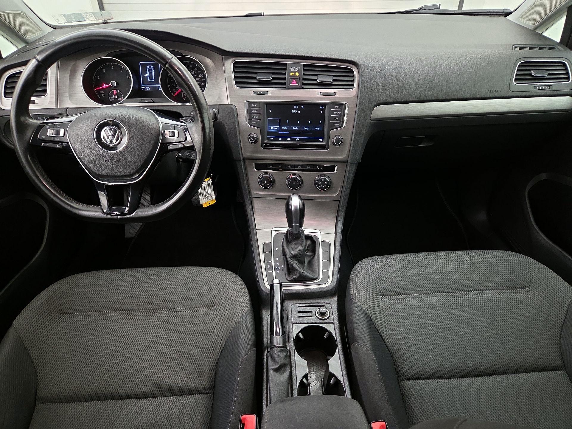 Thumbnail: 2017 Volkswagen Golf - 9