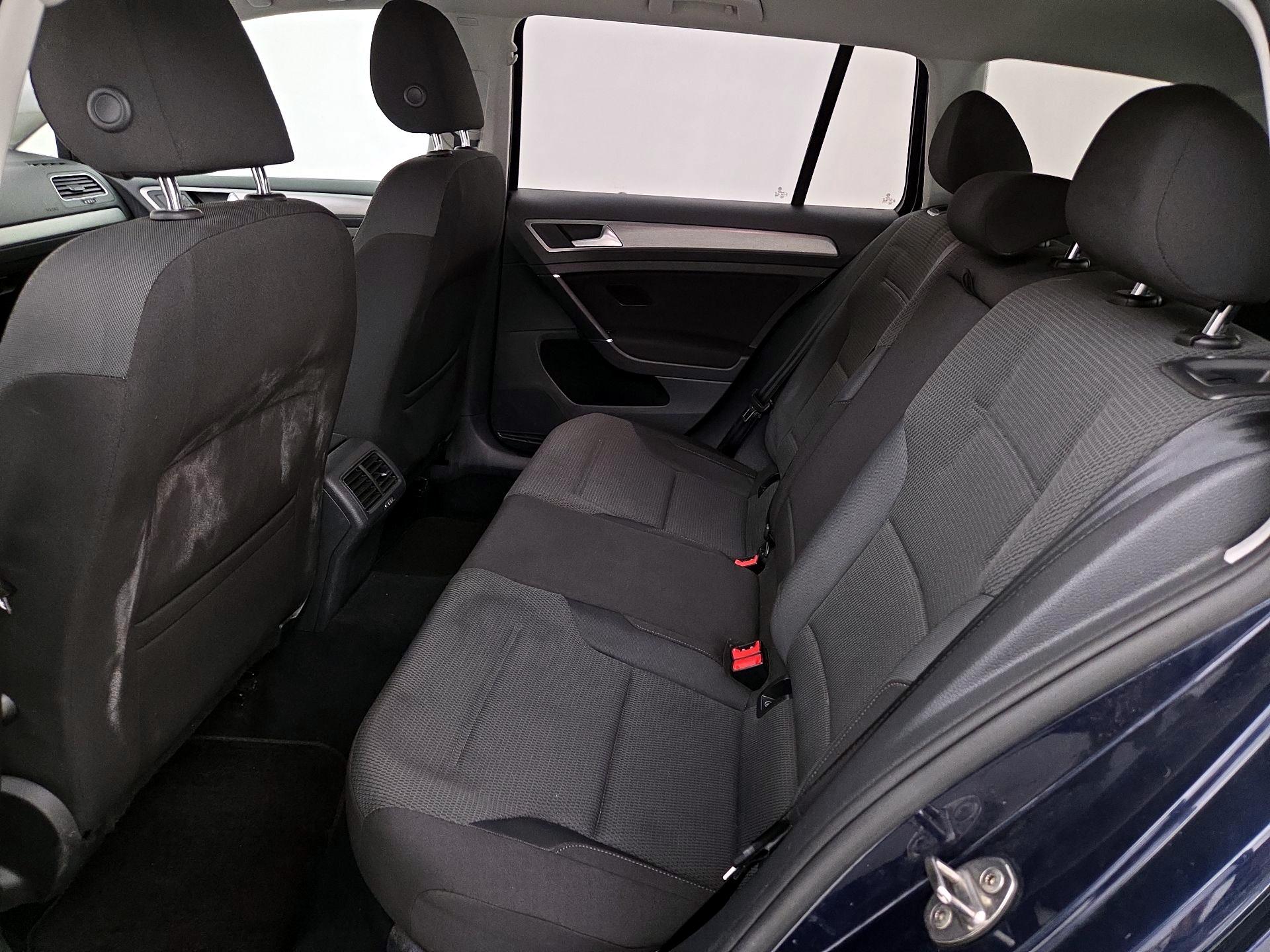 Thumbnail: 2017 Volkswagen Golf - 18