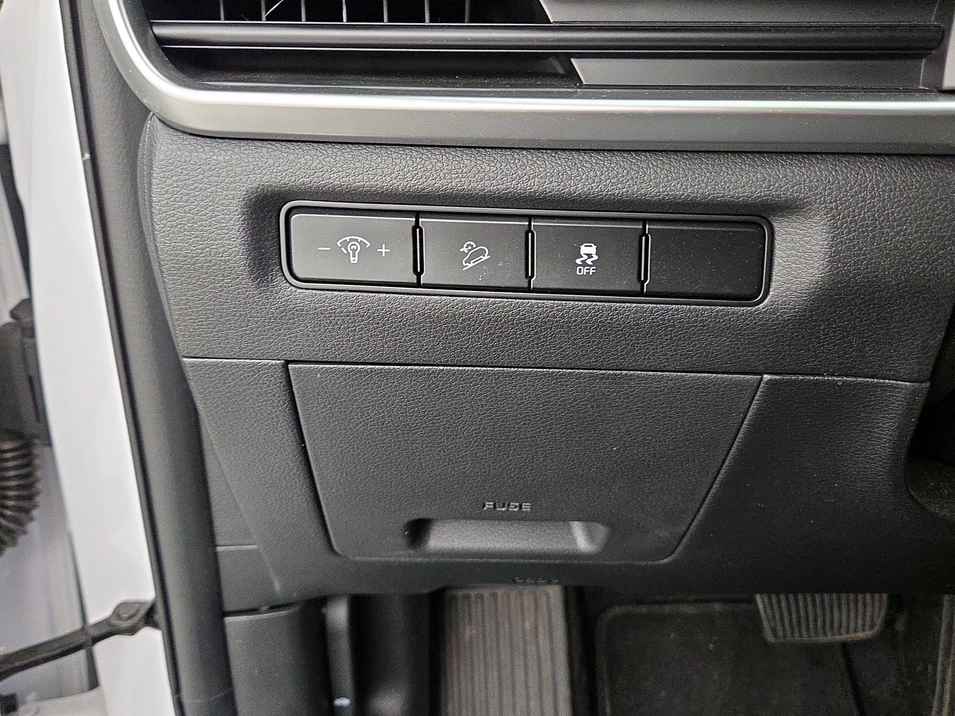 Thumbnail: 2023 Kia Telluride - 13