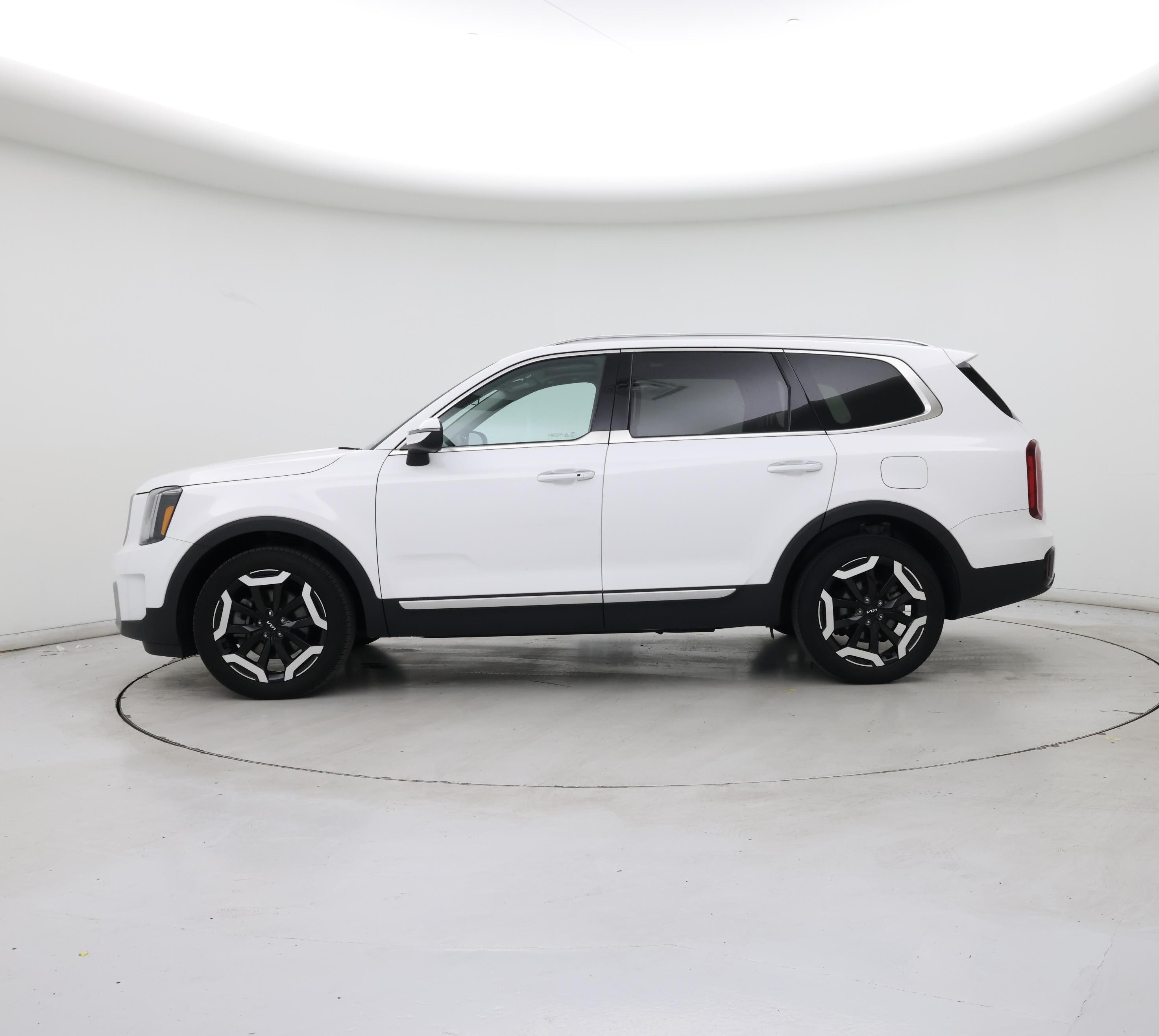 Thumbnail: 2023 Kia Telluride - 3