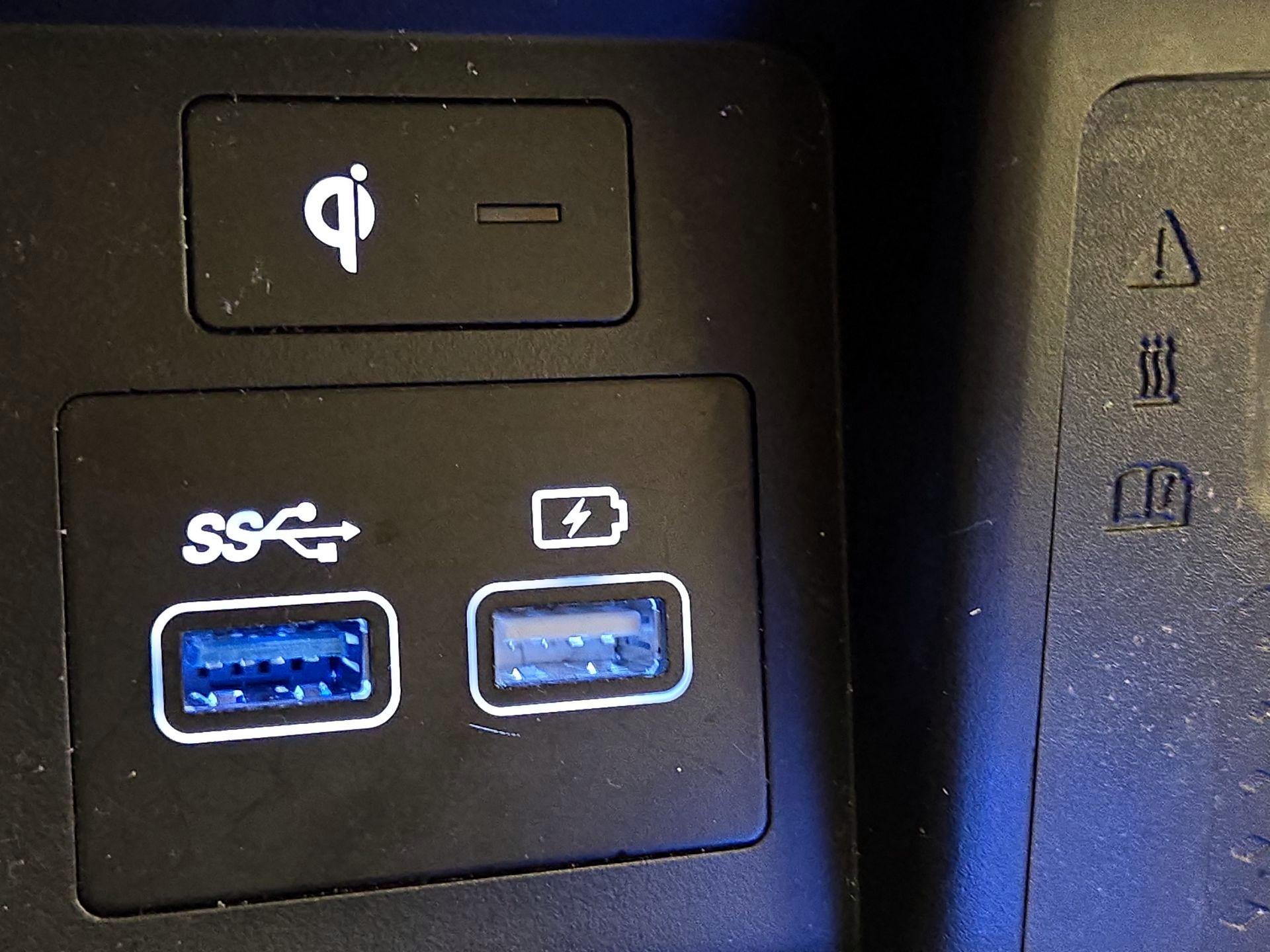 Thumbnail: 2022 Genesis GV80 - 18