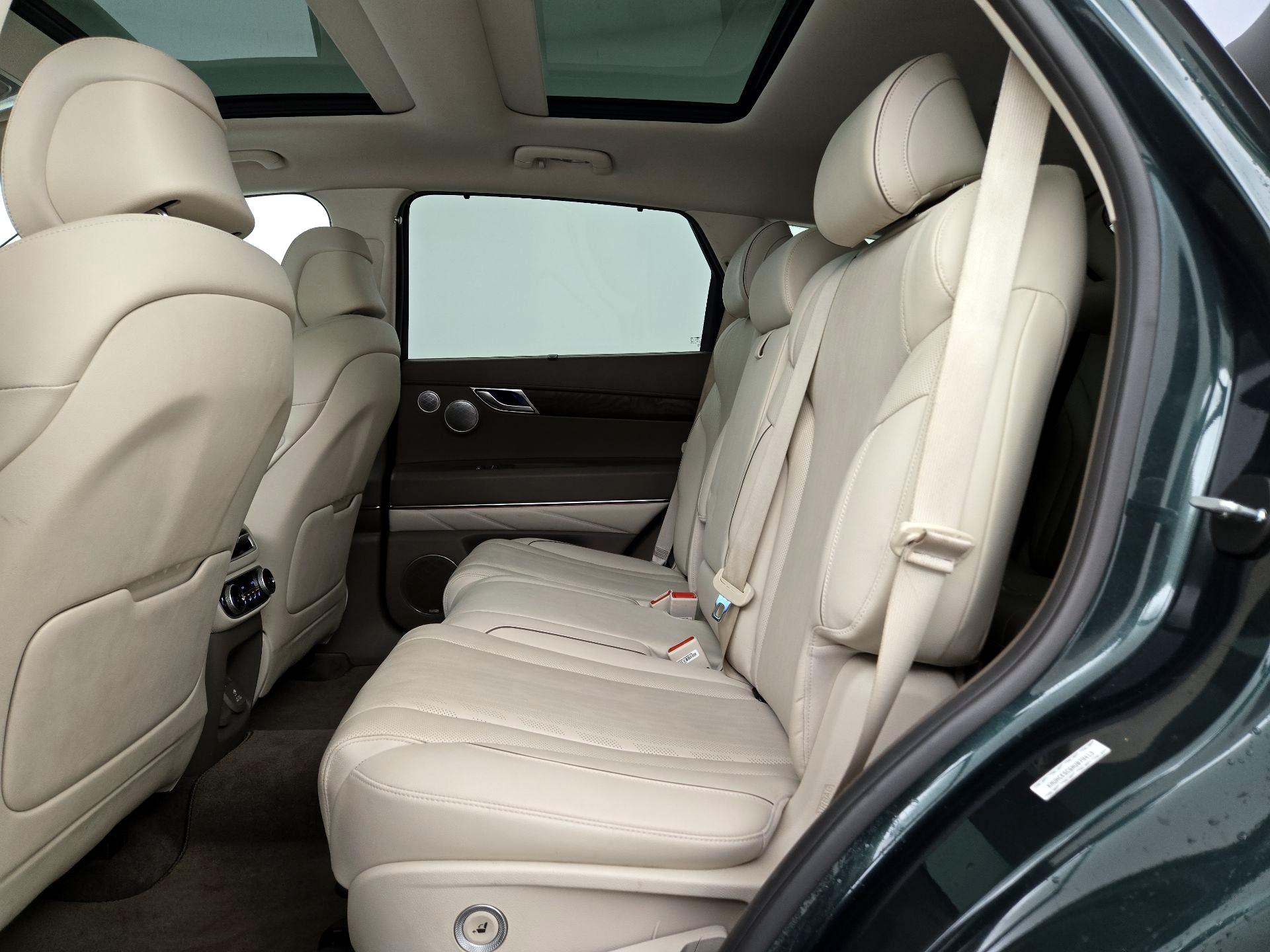 Thumbnail: 2022 Genesis GV80 - 20