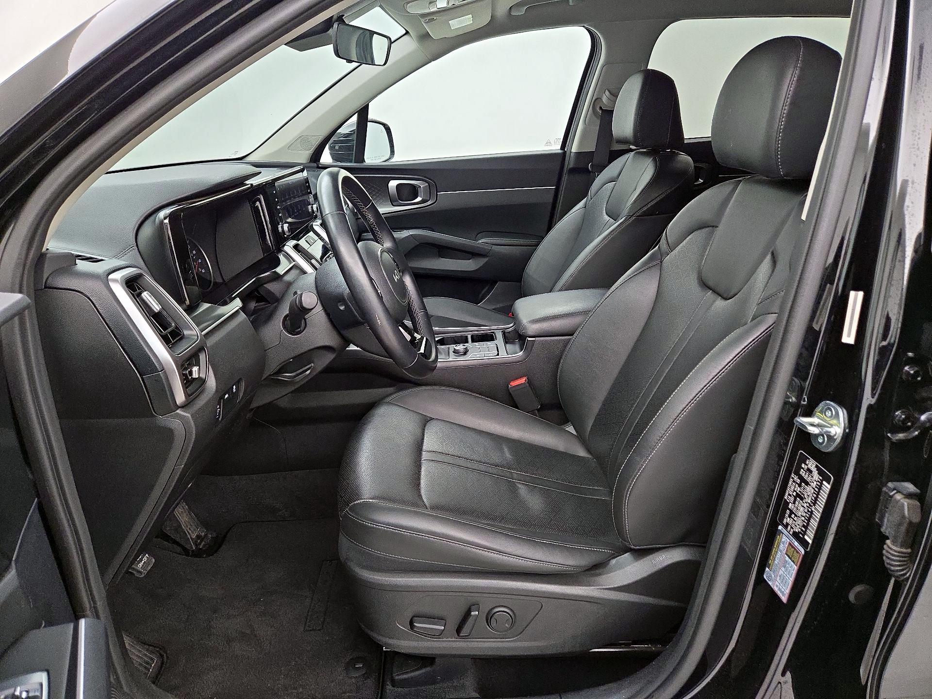 Thumbnail: 2023 Kia Sorento - 11