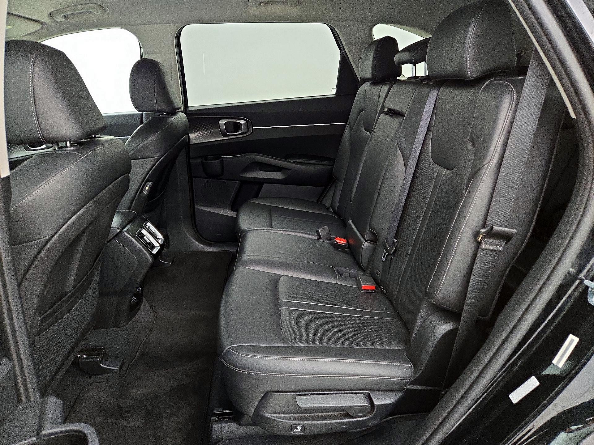 Thumbnail: 2023 Kia Sorento - 20