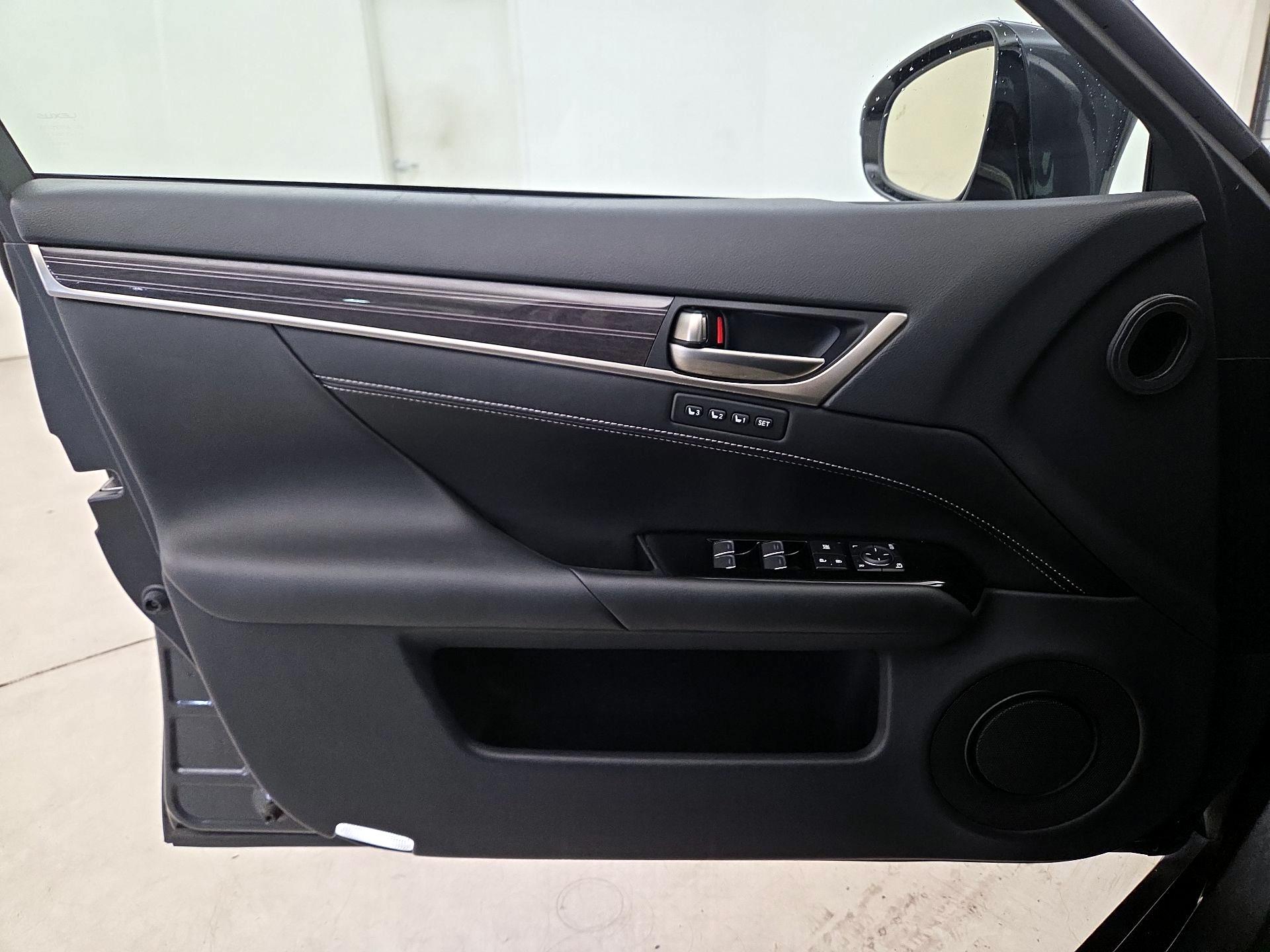 Thumbnail: 2018 Lexus GS - 12