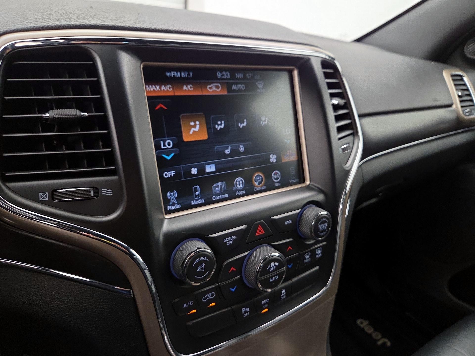 Thumbnail: 2014 Jeep Grand Cherokee - 16