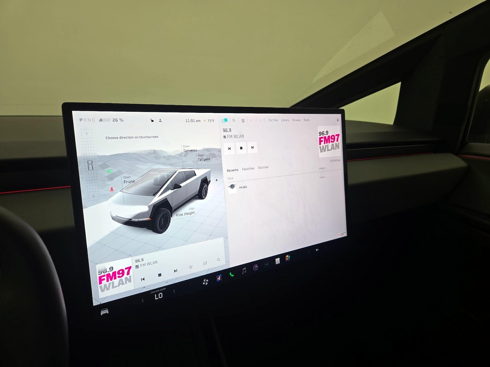 2024 Tesla Cybertruck Base - Photo 16