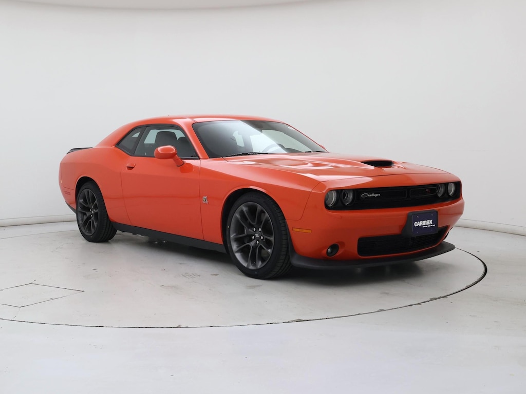 Dodge Challenger R/T Scat Pack RWD