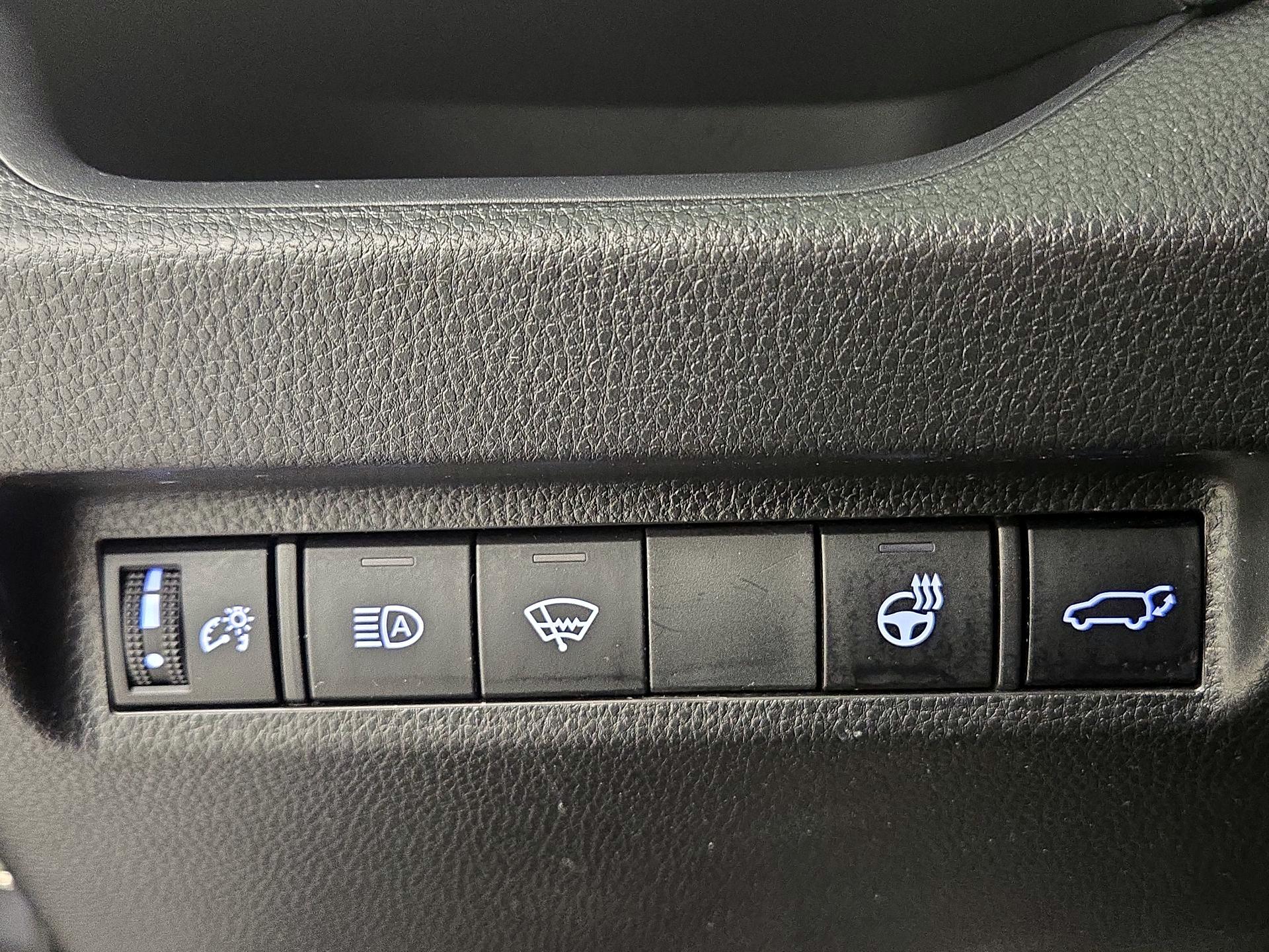 Thumbnail: 2022 Toyota RAV4 - 13