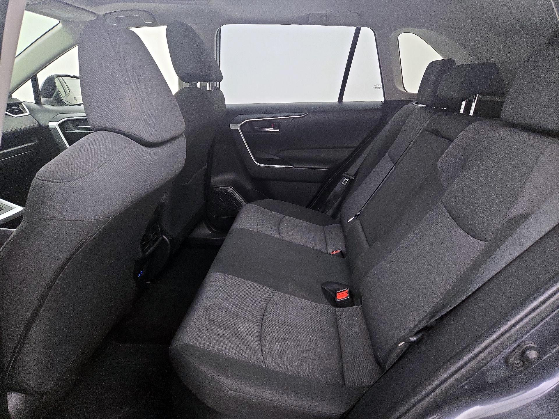 Thumbnail: 2022 Toyota RAV4 - 20