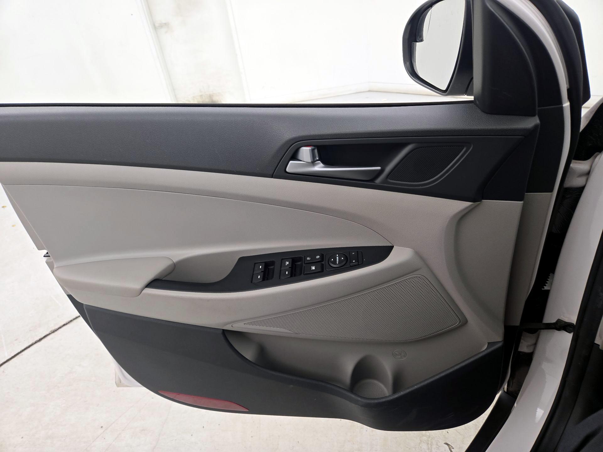 Thumbnail: 2017 Hyundai Tucson - 12