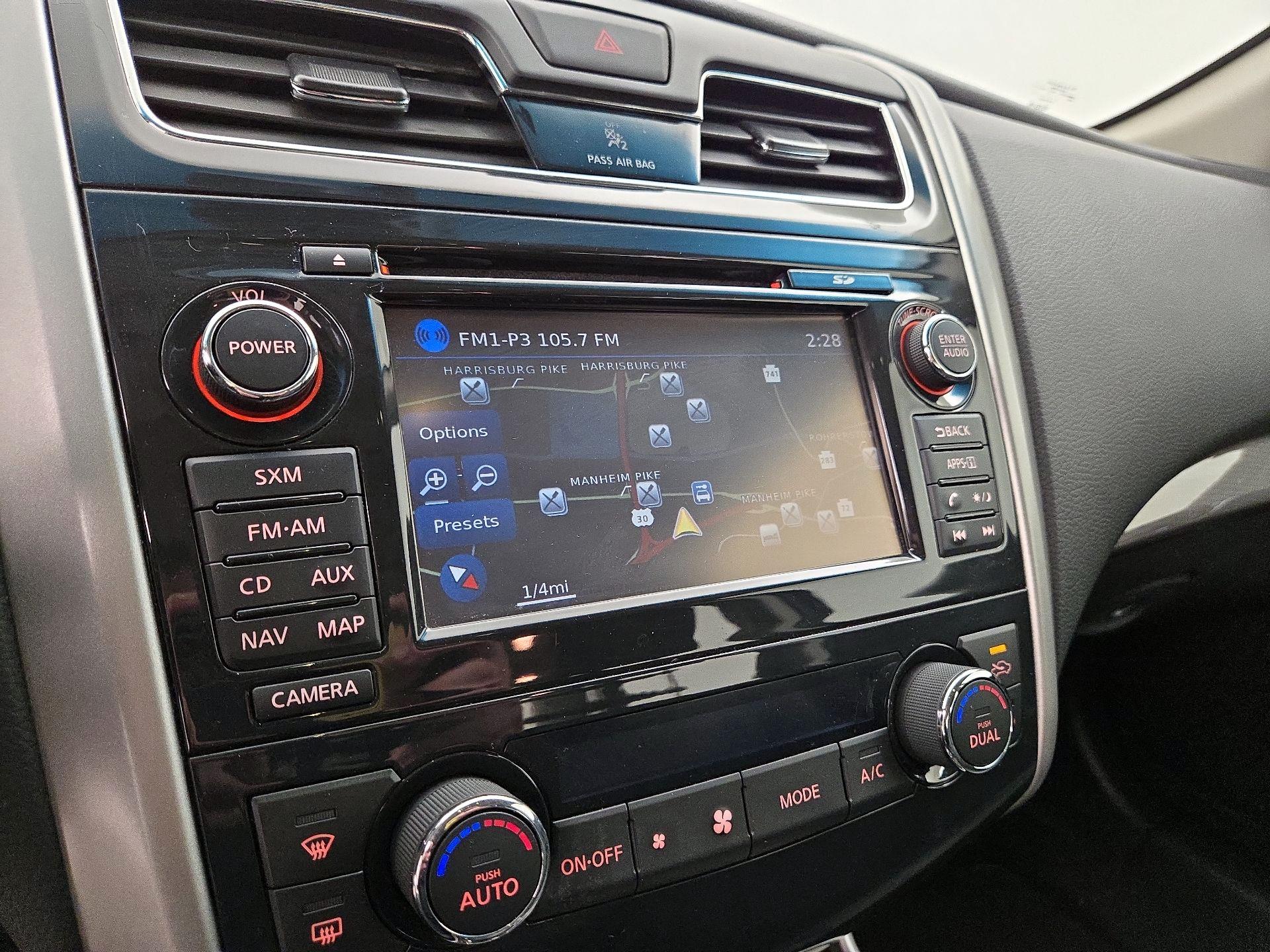 Thumbnail: 2015 Nissan Altima - 14