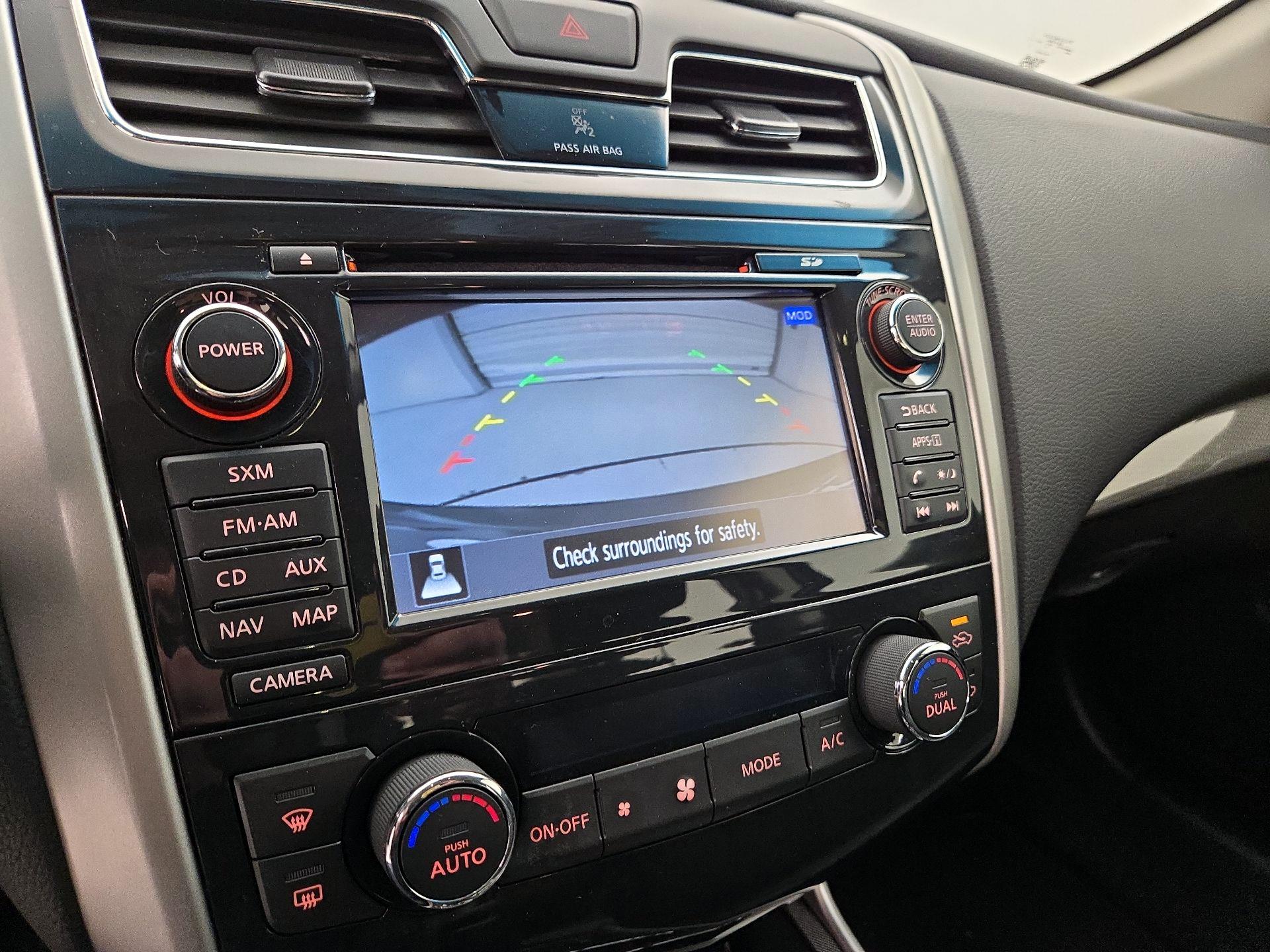 Thumbnail: 2015 Nissan Altima - 15