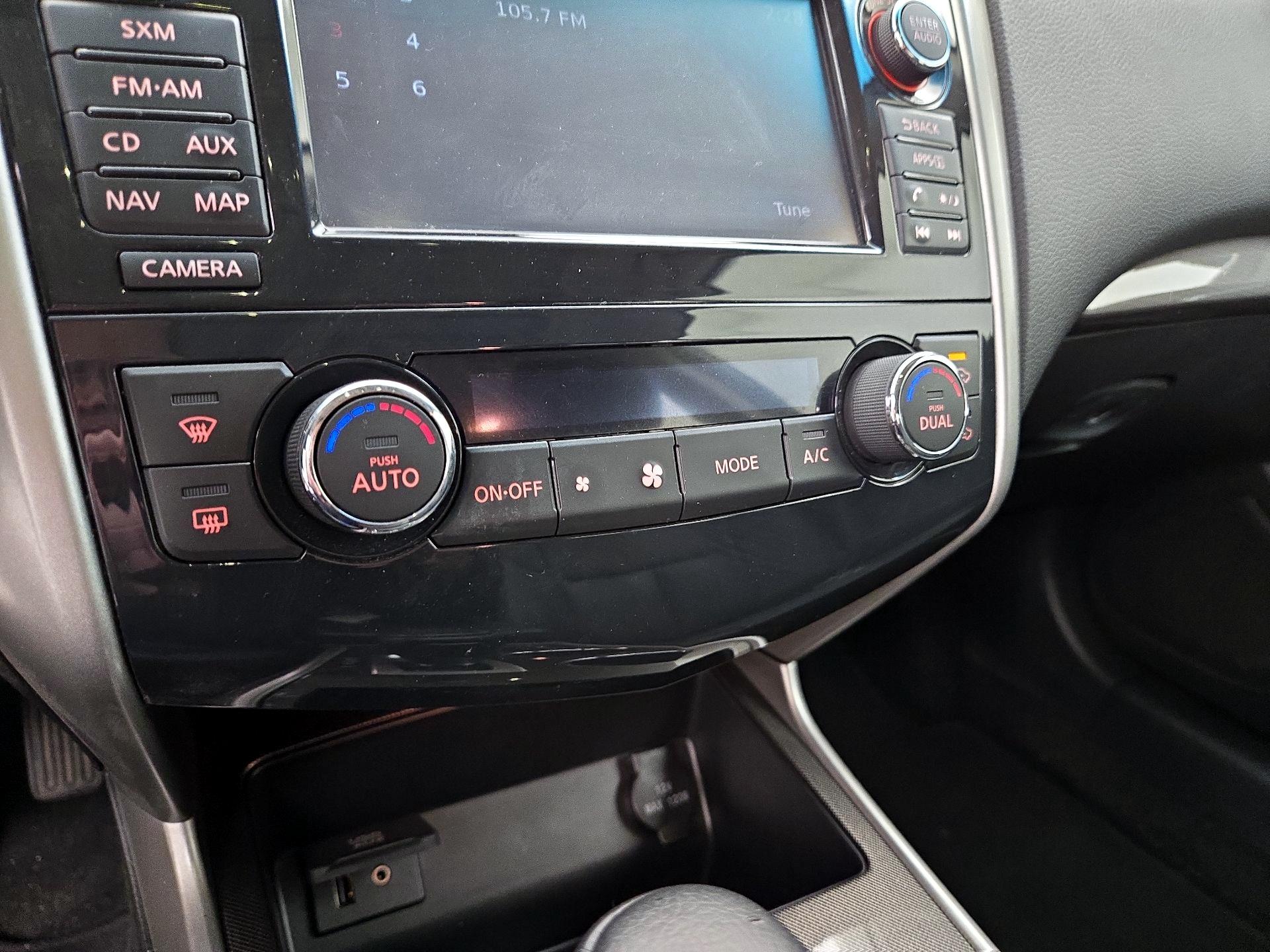 Thumbnail: 2015 Nissan Altima - 17