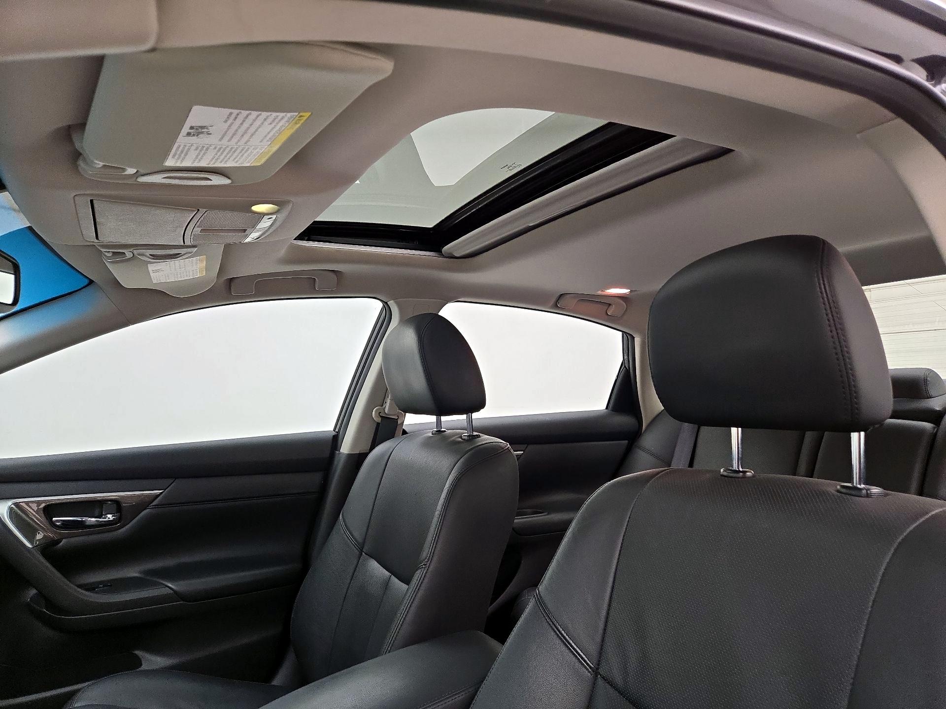 Thumbnail: 2015 Nissan Altima - 20