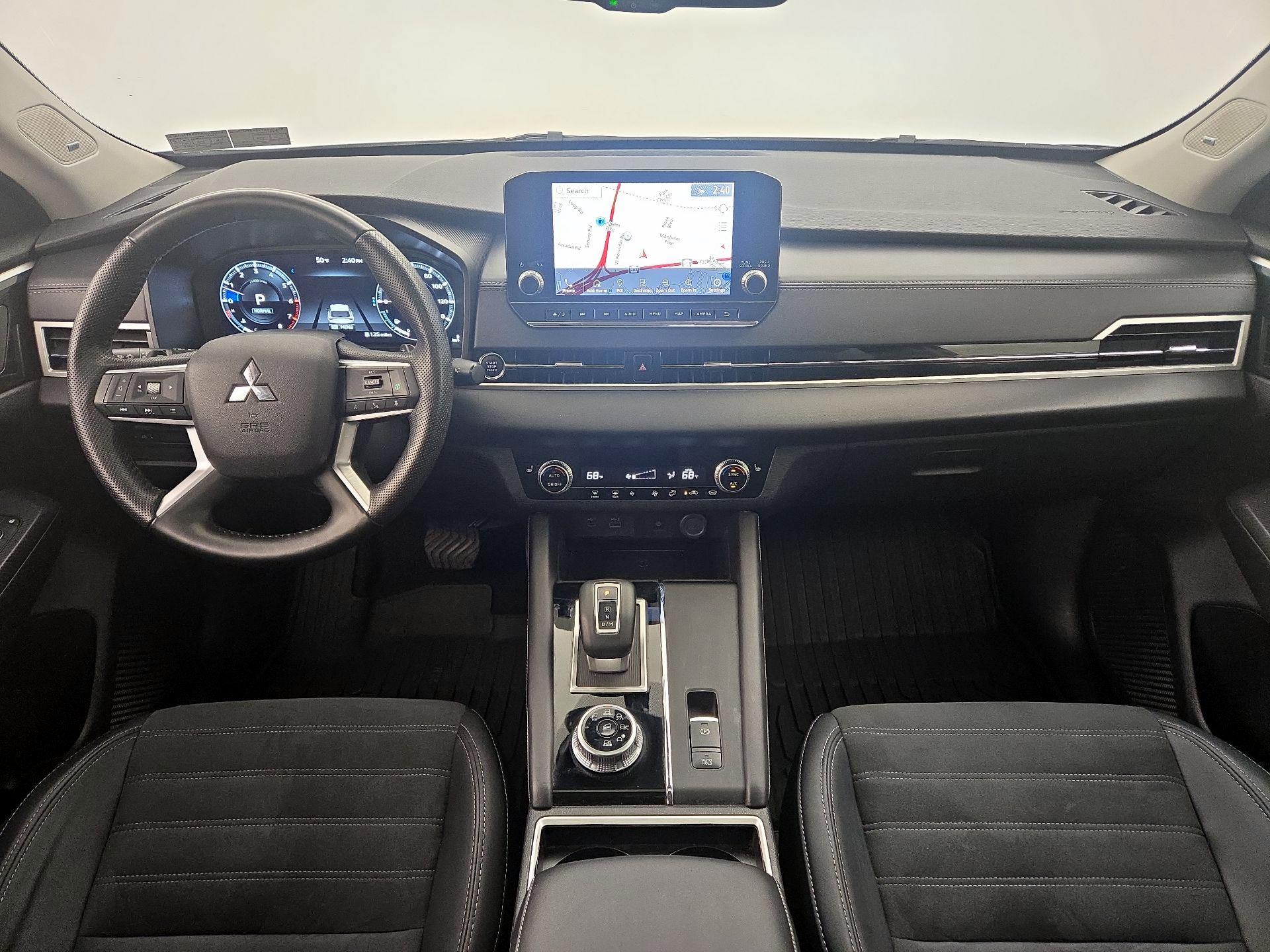 Thumbnail: 2024 Mitsubishi Outlander - 9