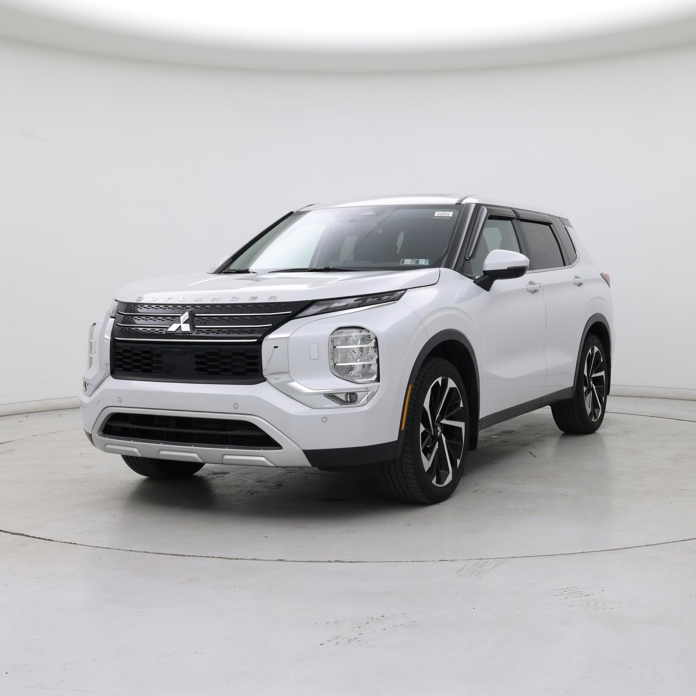 Thumbnail: 2024 Mitsubishi Outlander - 4