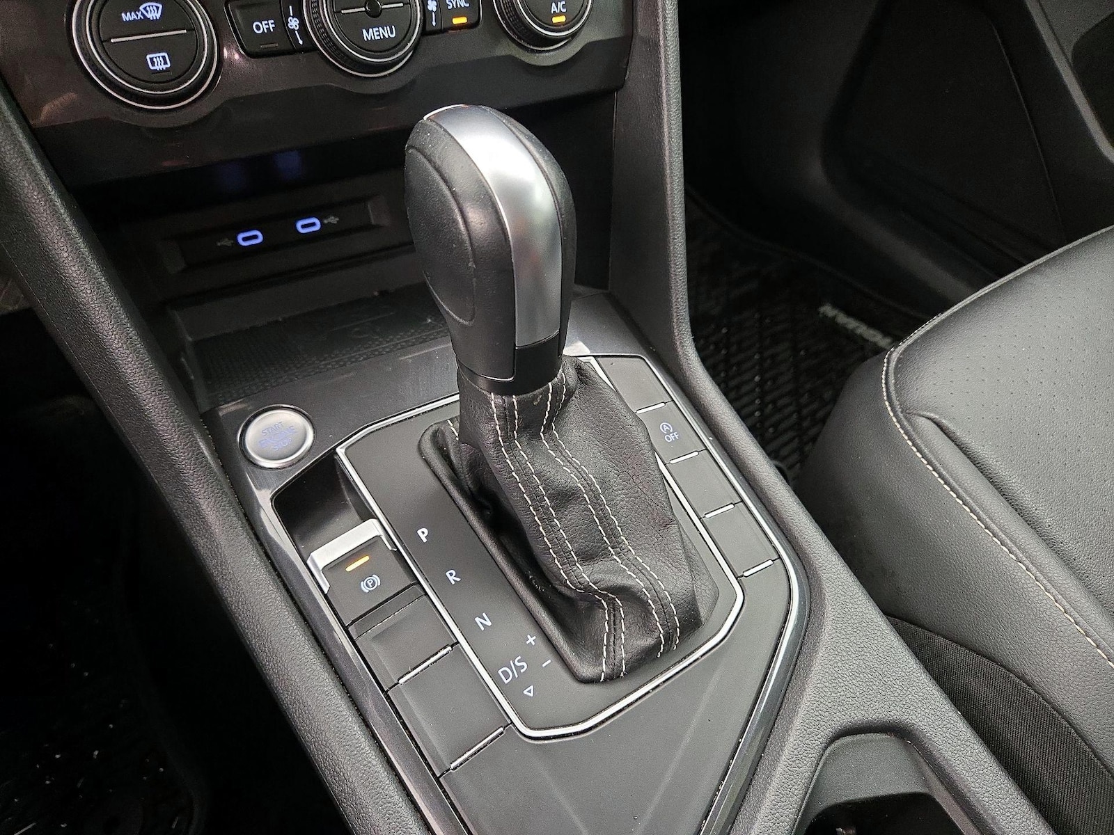 2021 Volkswagen Tiguan SE - Photo 18
