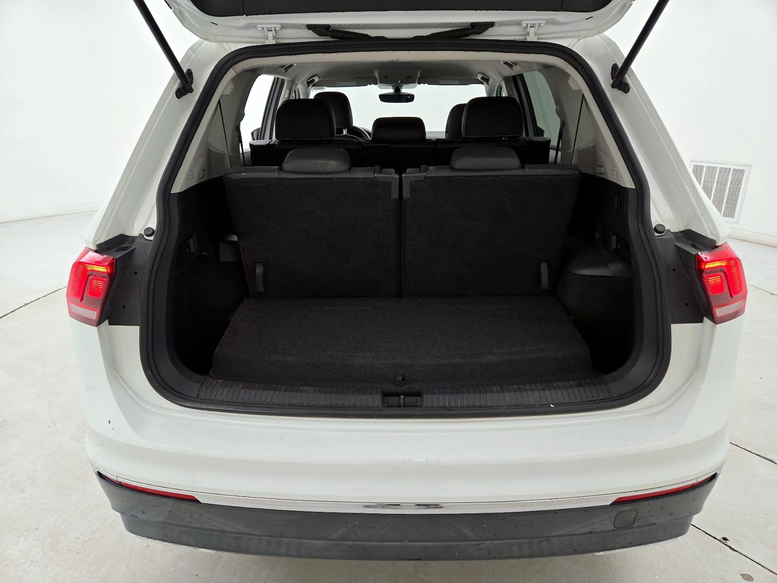 2021 Volkswagen Tiguan SE - Photo 22