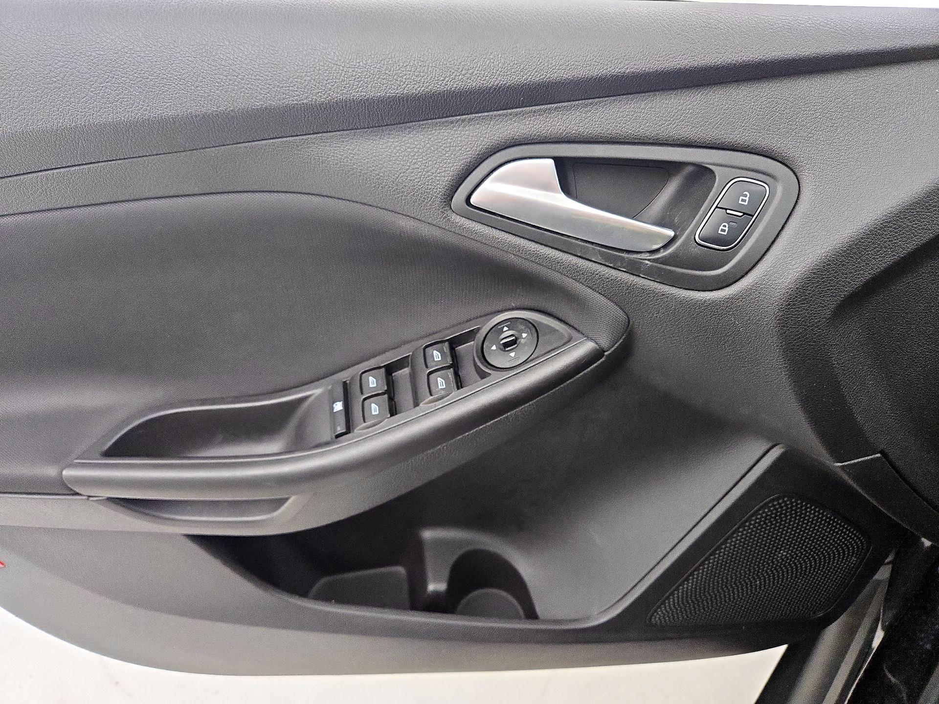 Thumbnail: 2018 Ford Focus - 12